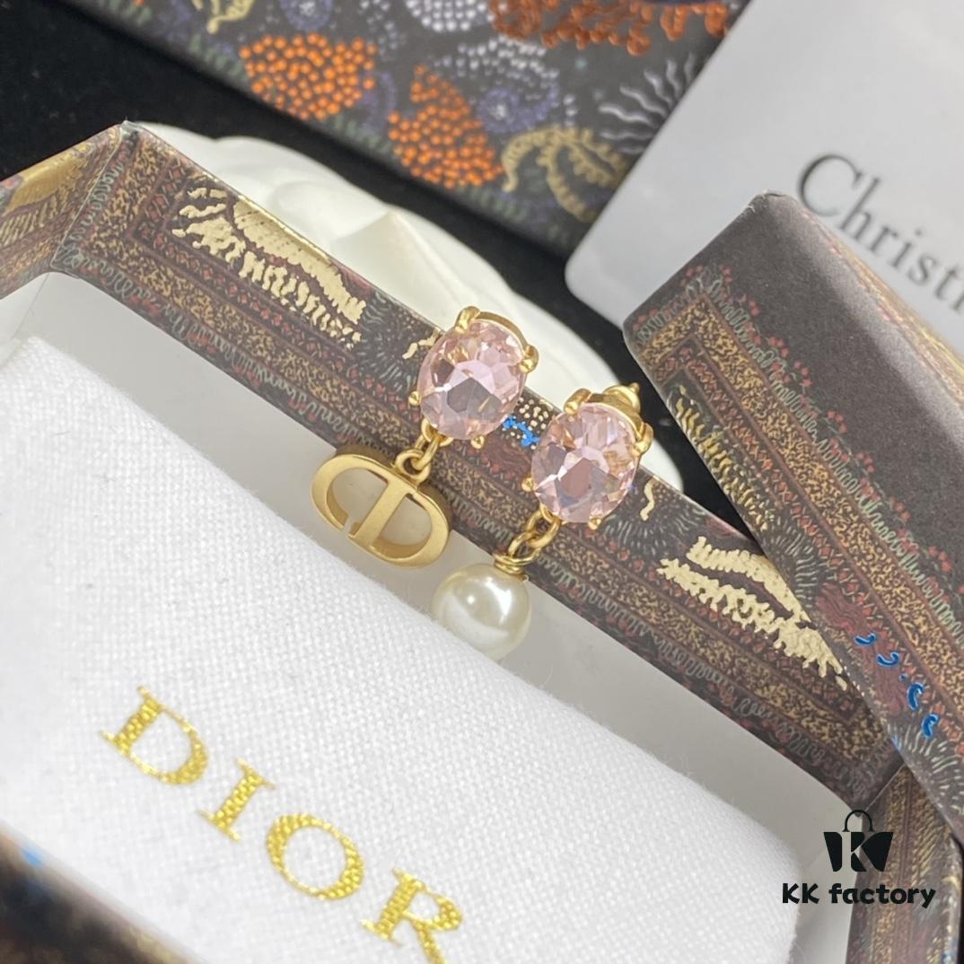 692ff91499f2d84055c8e39e Dior New Letter Pearl Inlaid Diamond Elegant Vintage Stud Earrings