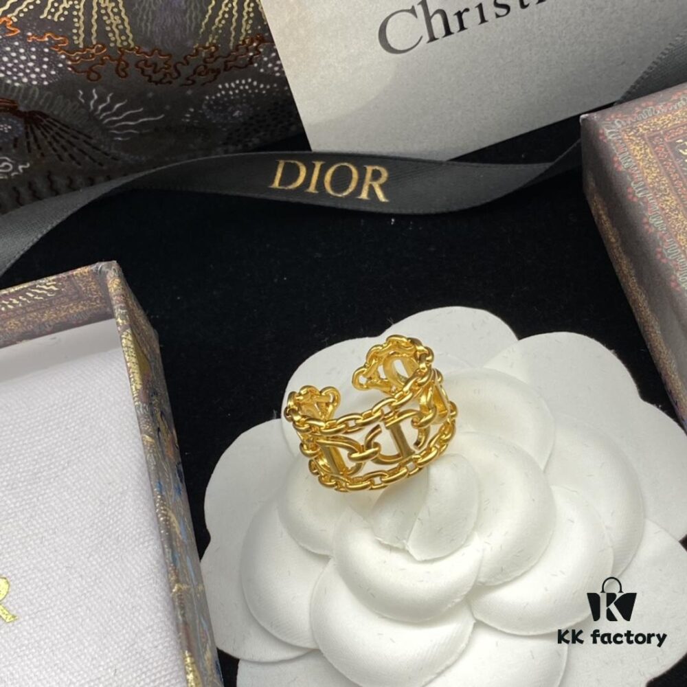 692ff91f99f2d84055c8e3b1 Dior New Alphabet Vintage Style Open Ring