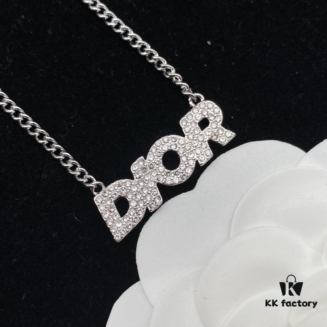 692ff92299f2d84055c8e3b7 Dior New Diamond-Inlaid Letter Fashion Elegant Necklace