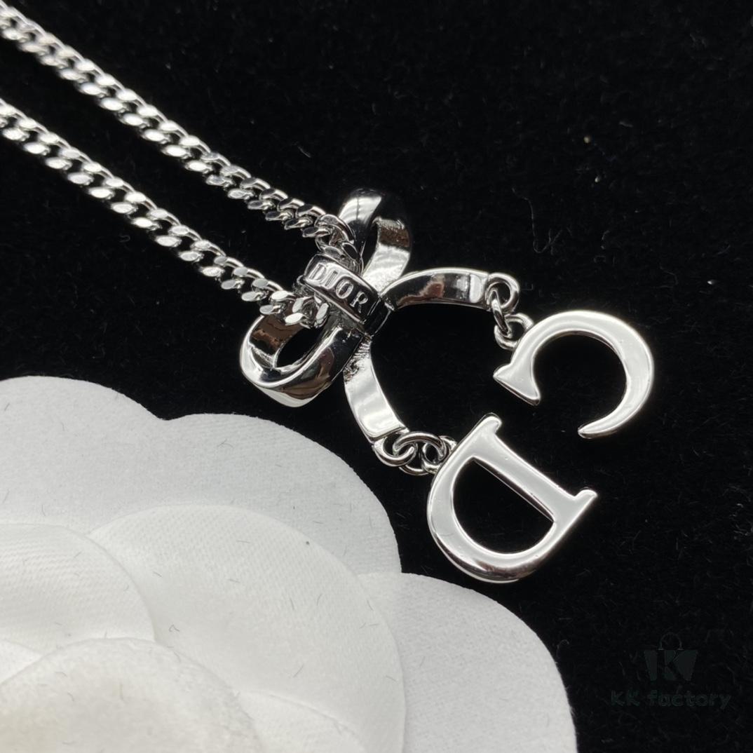 692ff92599f2d84055c8e3c1 Dior New Letter Bow Diamond-Inlaid Elegant and Sweet Necklace