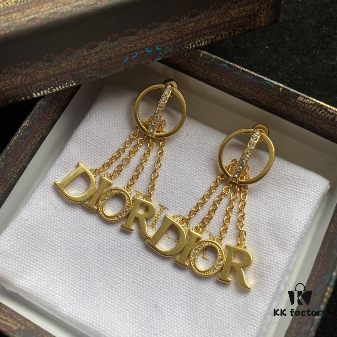 692ff92899f2d84055c8e3c8 D Letter Diamond-Inlaid Tassel Fashion Earrings Stud ✨🤎