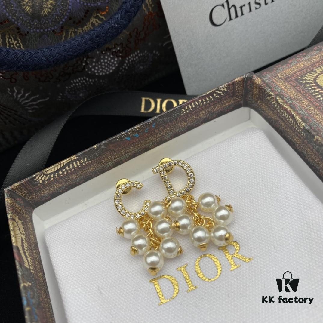 692ff92f99f2d84055c8e3d6 Dior New Style Letter Pearl Inlaid Diamond Elegant Retro Stud Earrings