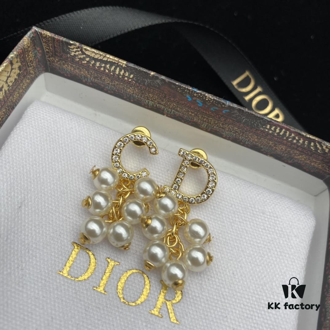 692ff93099f2d84055c8e3d8 Dior New Style Letter Pearl Inlaid Diamond Elegant Retro Stud Earrings