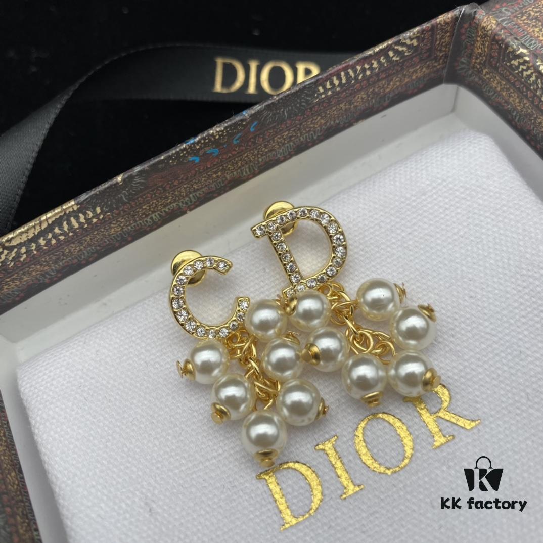 692ff93199f2d84055c8e3d9 Dior New Style Letter Pearl Inlaid Diamond Elegant Retro Stud Earrings