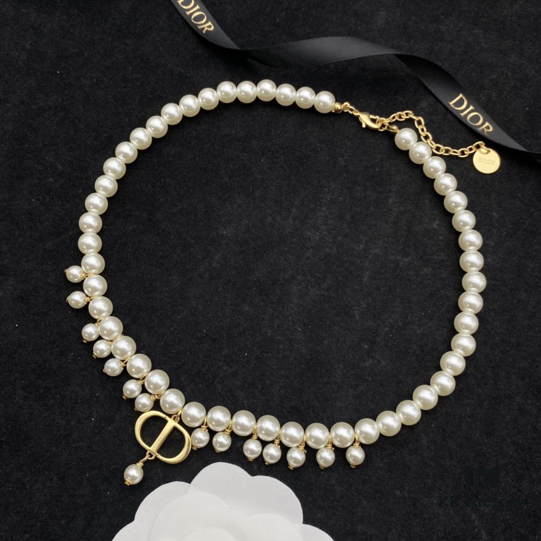 692ff96599f2d84055c8e423 Dior New Letter Pearl Elegant Vintage Necklace and Bracelet