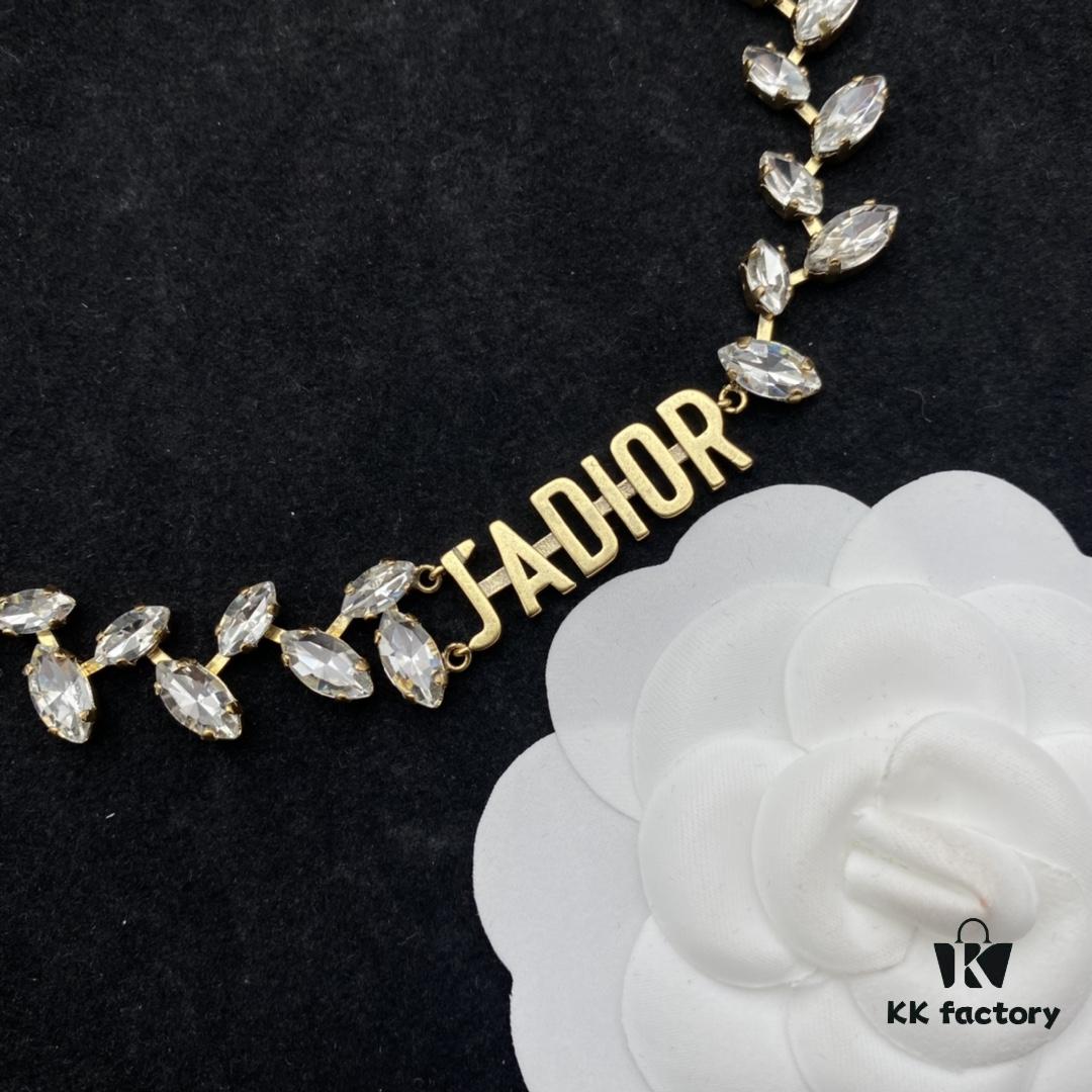 692ff97299f2d84055c8e433 Dior New Diamond-Inlaid Letter Fashion Elegant Set