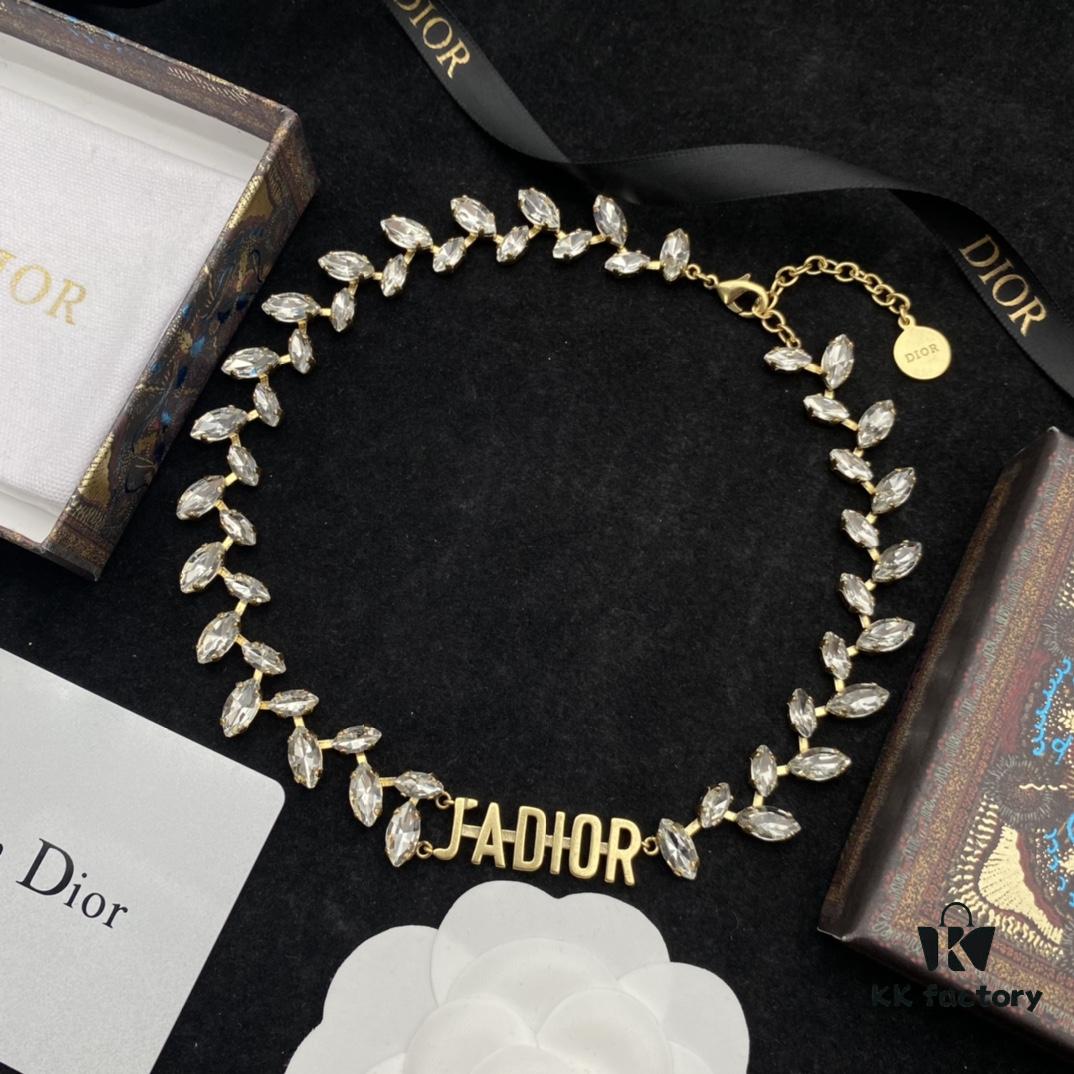 692ff97299f2d84055c8e434 Dior New Diamond-Inlaid Letter Fashion Elegant Set