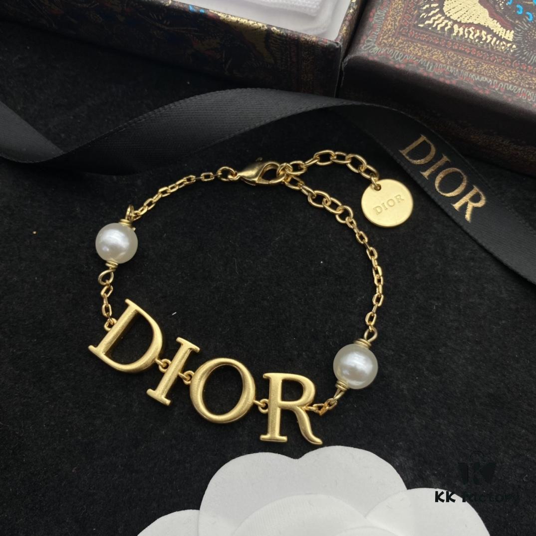 692ff97699f2d84055c8e43a Dior New Style Letter Pearl Fashion Elegant Necklace and Bracelet