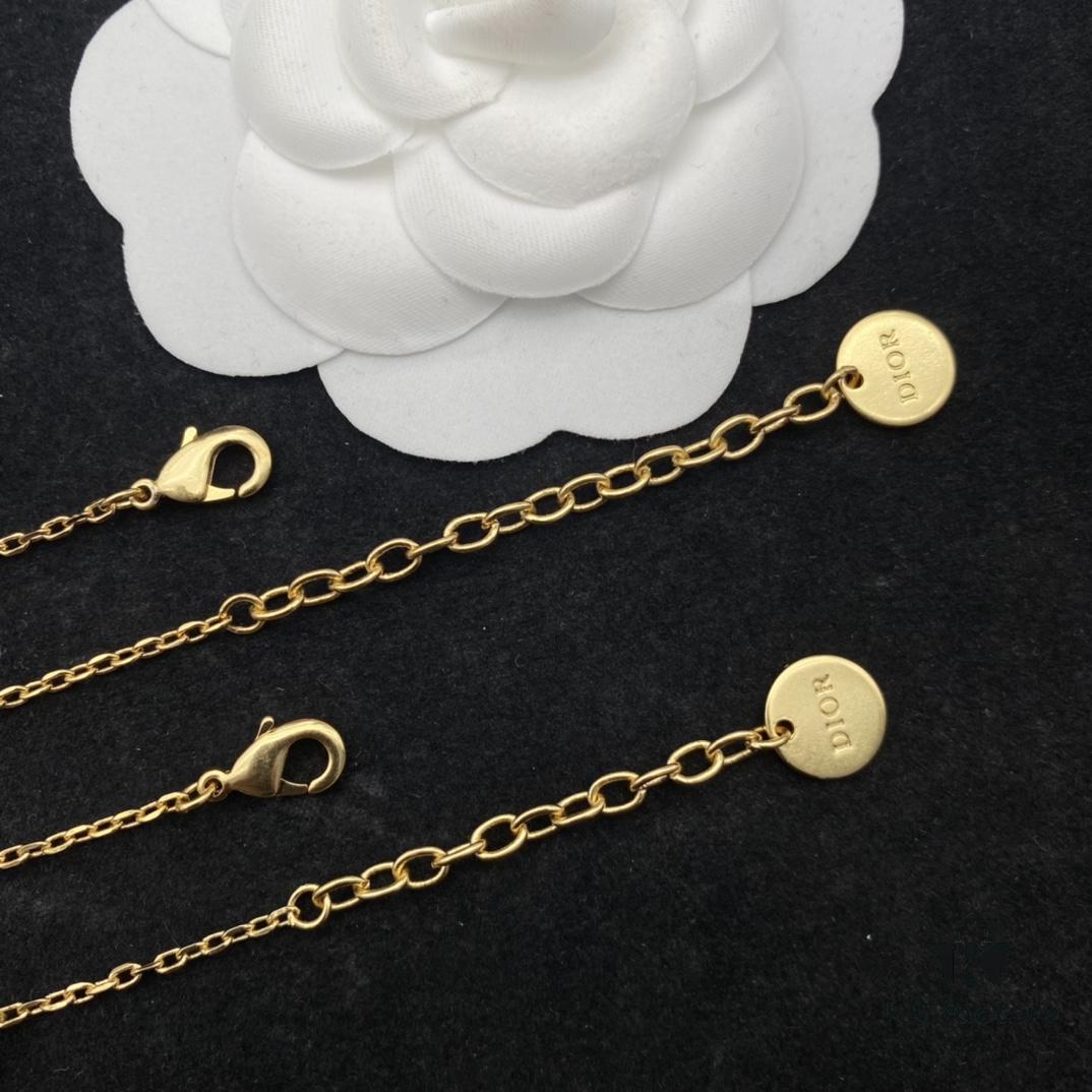 692ff97799f2d84055c8e43b Dior New Style Letter Pearl Fashion Elegant Necklace and Bracelet