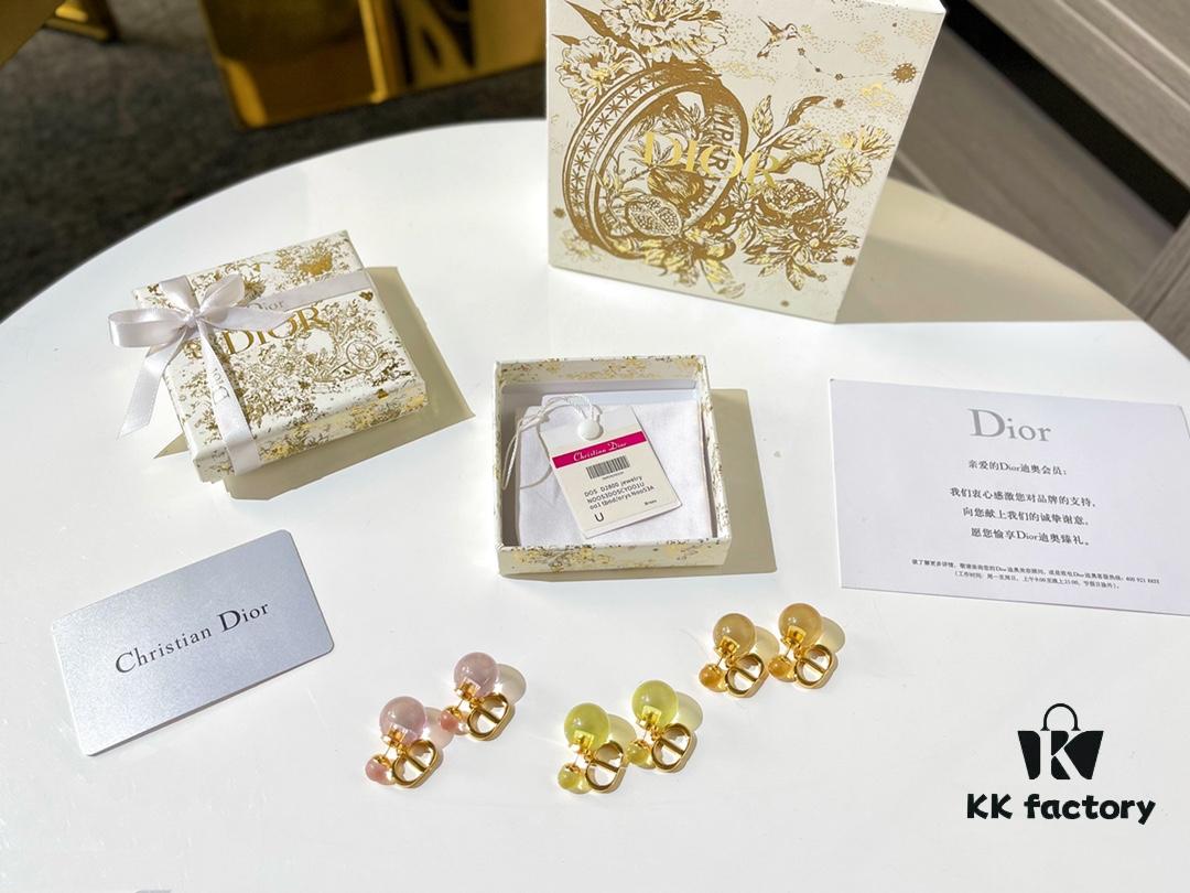 692ff98299f2d84055c8e44a New Arrival DIOR CD Small and Large Pearl Stud Earrings