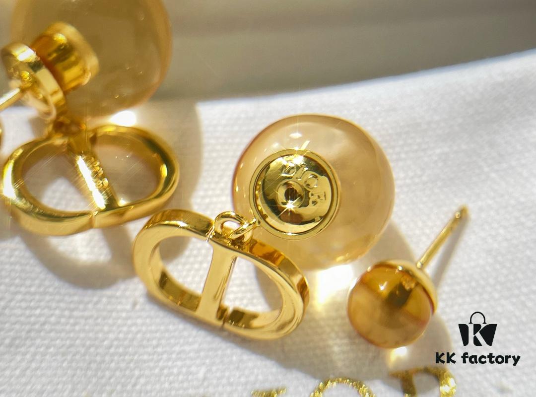 692ff98799f2d84055c8e451 New Arrival DIOR CD Small and Large Pearl Stud Earrings
