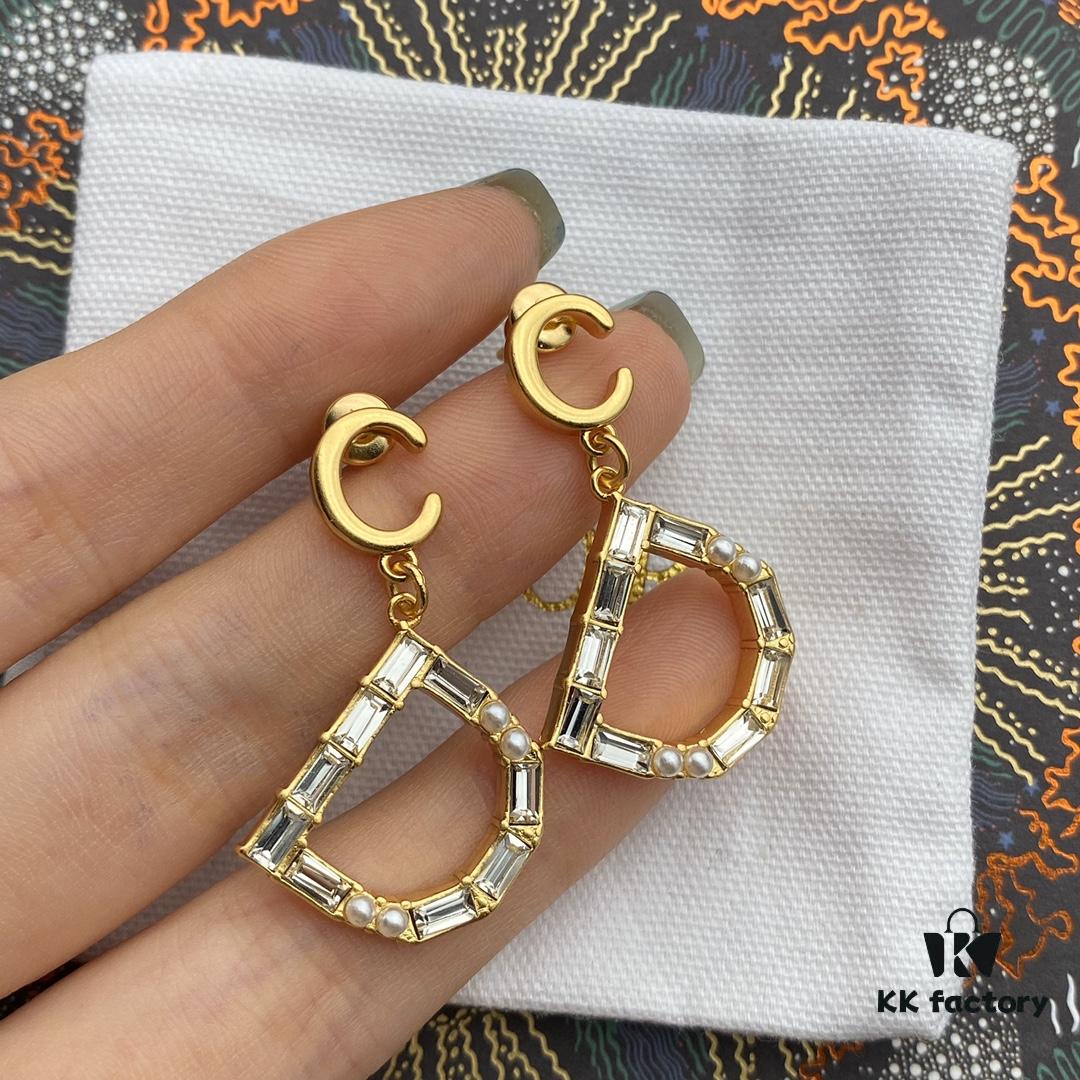 692ff99499f2d84055c8e45c Dior CD Stud Earrings with Top Zircon, Pearl, Elegant and Low-key, Super Beautiful