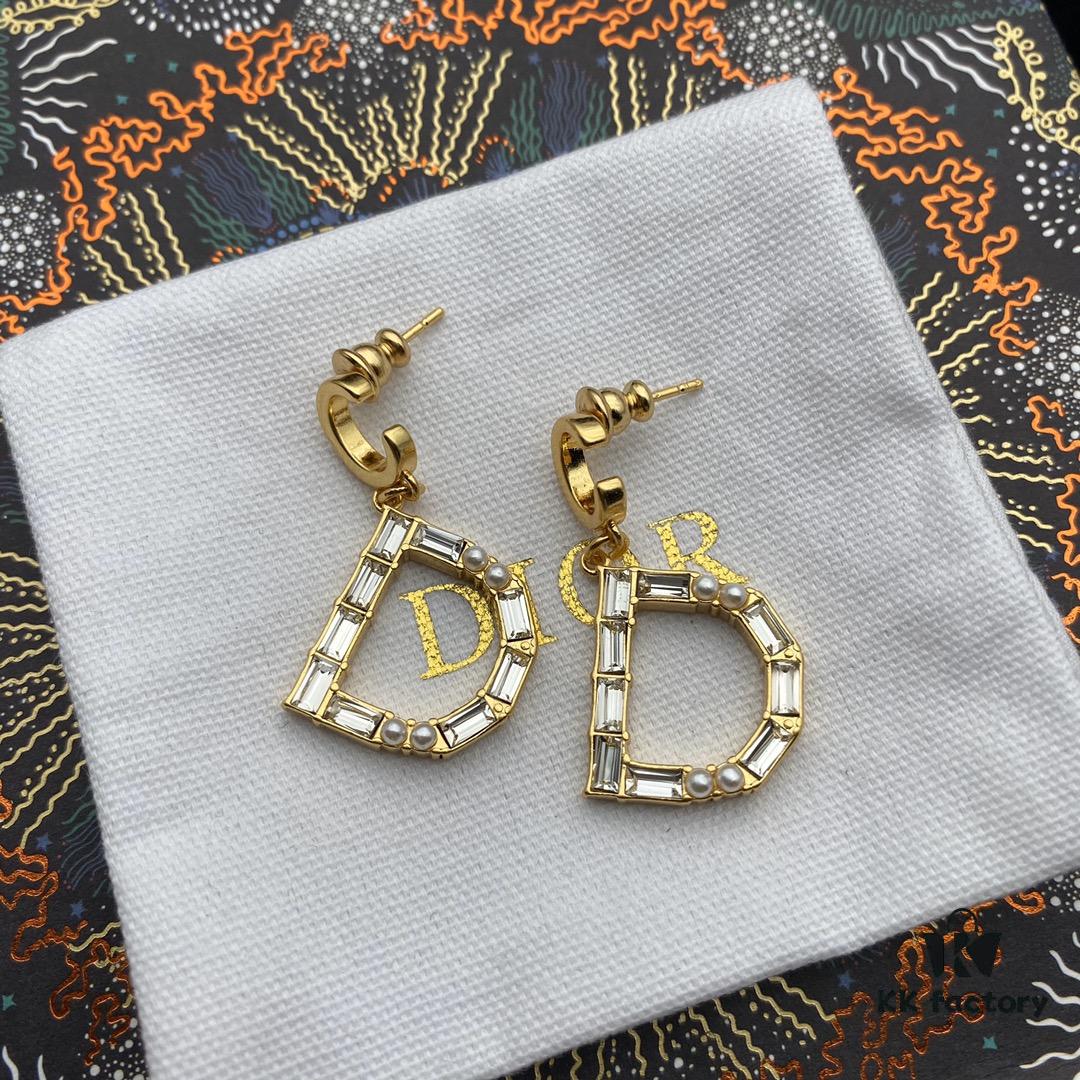 692ff99499f2d84055c8e45d Dior CD Stud Earrings with Top Zircon, Pearl, Elegant and Low-key, Super Beautiful