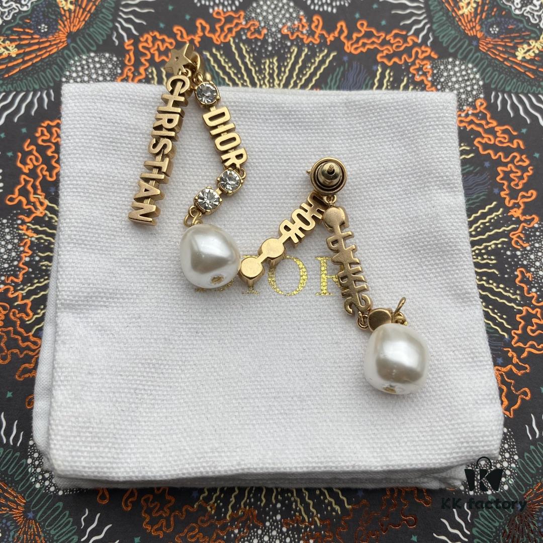692ff9a399f2d84055c8e46b Dior DIOR Tassel Stud Earrings, Retro Style, Available in Two Colors: Yellow Gold and Another Option, Same Material, 925 Silver Post