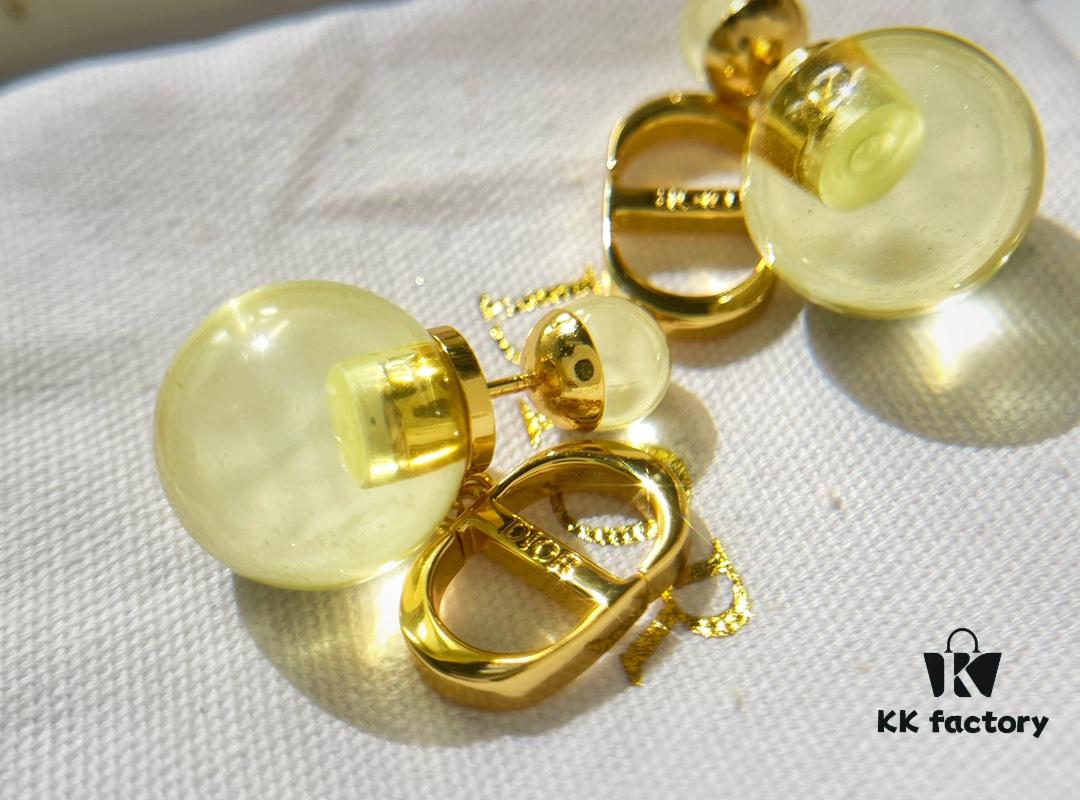 692ff9b699f2d84055c8e476 New Arrival DIOR CD Small and Large Pearl Stud Earrings