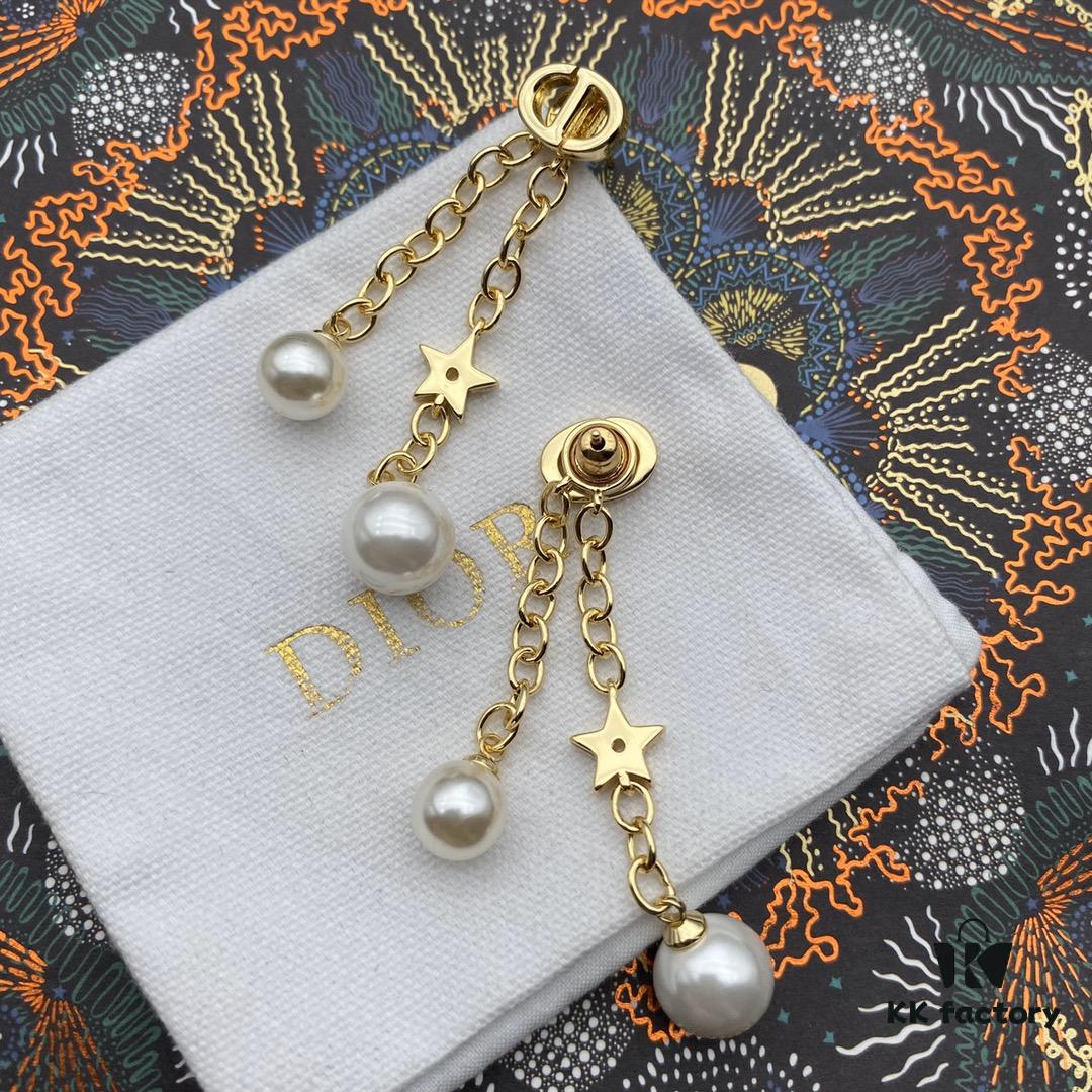 692ff9bb99f2d84055c8e478 Dior Pearl CD Pearl Tassel Stud Earrings