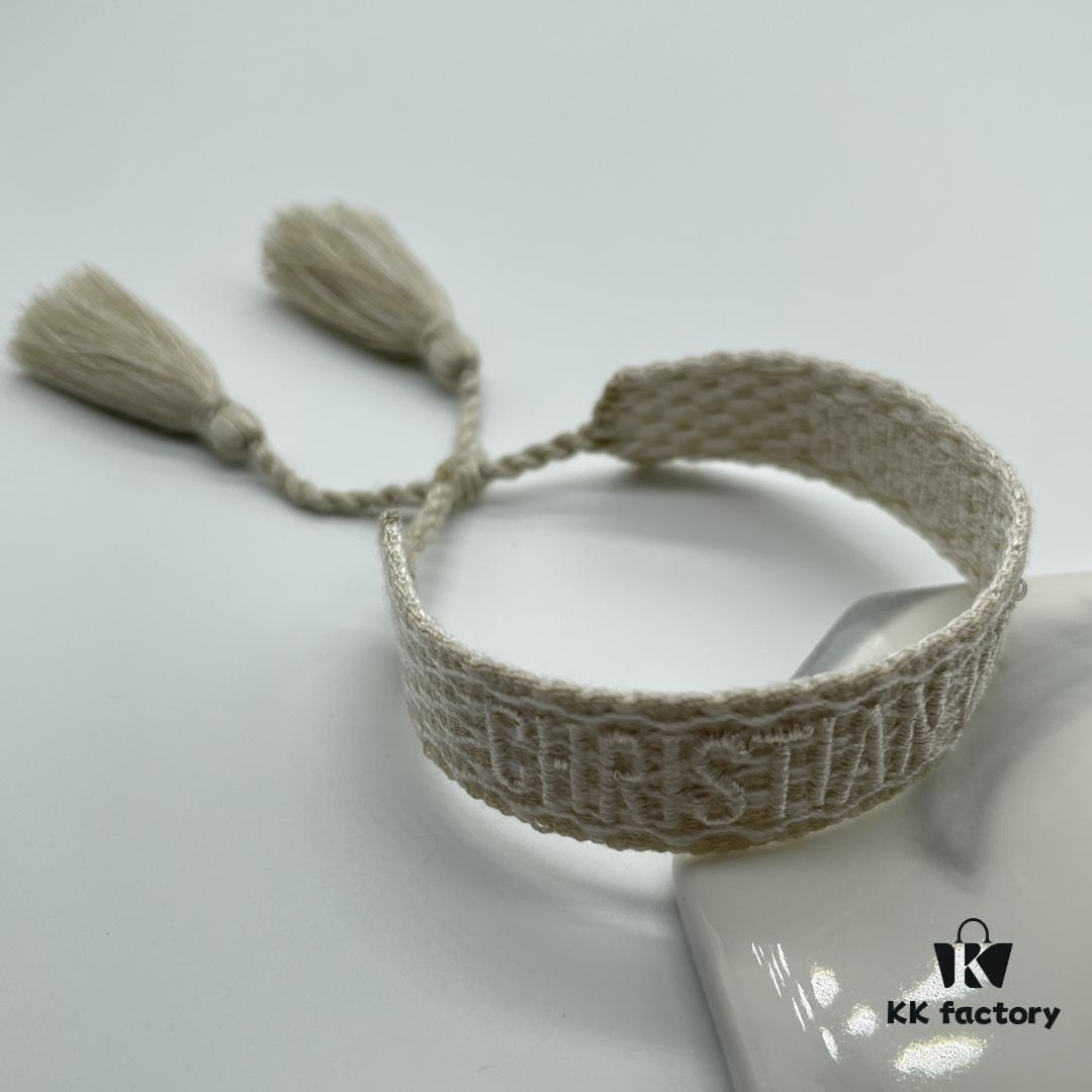 692ff9fc99f2d84055c8e4d0 Dior Bracelet Top Version 🌟 Bottom Print Logo Clear, Full and Rounded ‼️ ZP Used for Sample Making, Already Quite Dirty and Worn ️ One Very Notable Detail: The Font of the Letters is Intentionally Irregular, Not Neat and Uniform. Trust the Authentic Sample Design 🌟 Vintage, Aged Fashion Look, Upgraded Materials and Complex Craftsmanship, Same Style Worn by Numerous Celebrities – Grab Yours Now! New Colors Continuously Updated...