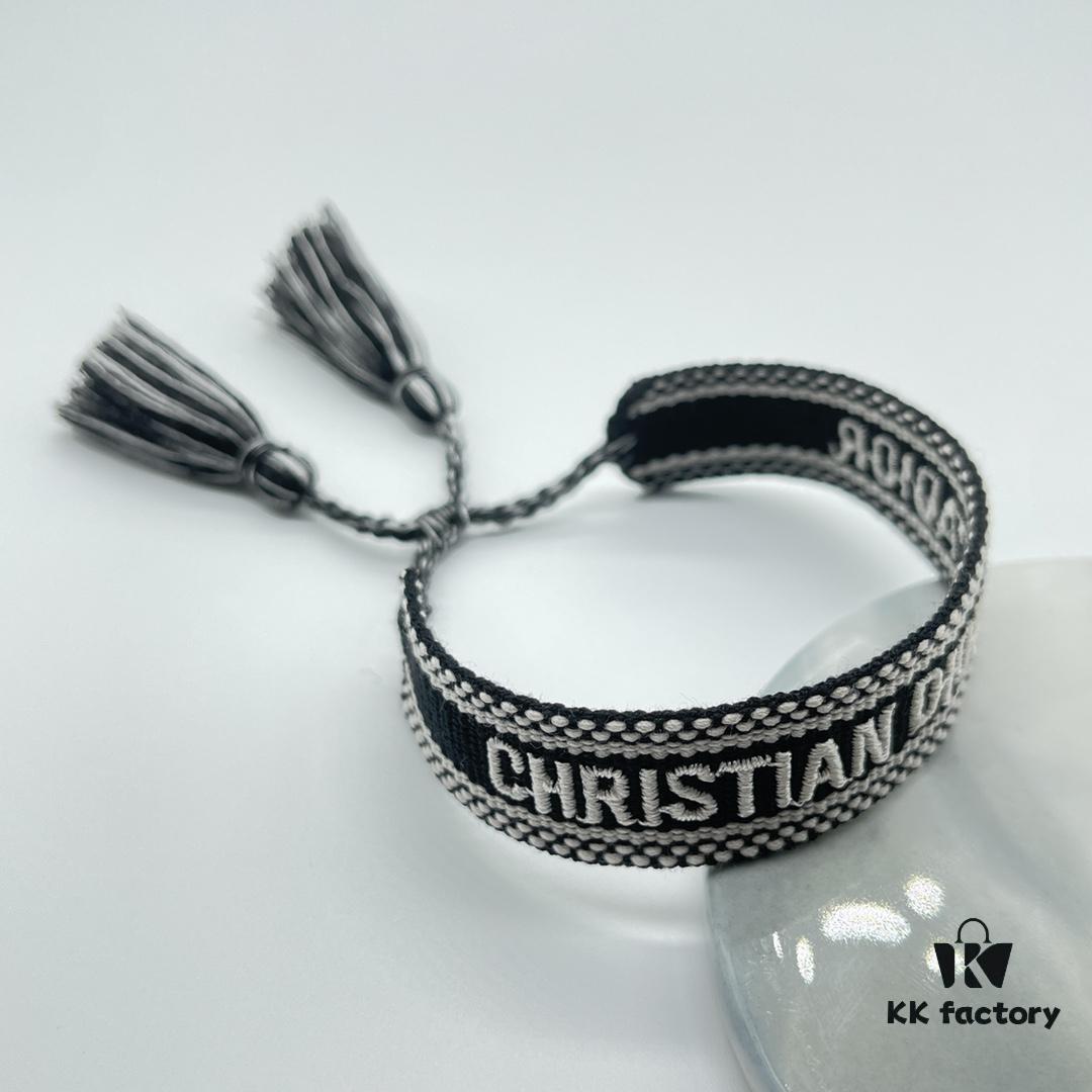 692ffa0799f2d84055c8e4e9 Dior Bracelet Top Version 🌟 Clear and Full Logo Print at the Bottom, Rounded and Vivid ‼️ ZP Used for Prototype Already Shows Signs of Wear, Note a Crucial Detail ️: The Font of Letters Is Intentionally Irregular, Not Perfectly Aligned. Authentic Design Features Vintage Aesthetic with Upgraded Materials and Complex Craftsmanship, Worn by Numerous Celebrities – Grab Yours Now! New Colors Regularly Updated...