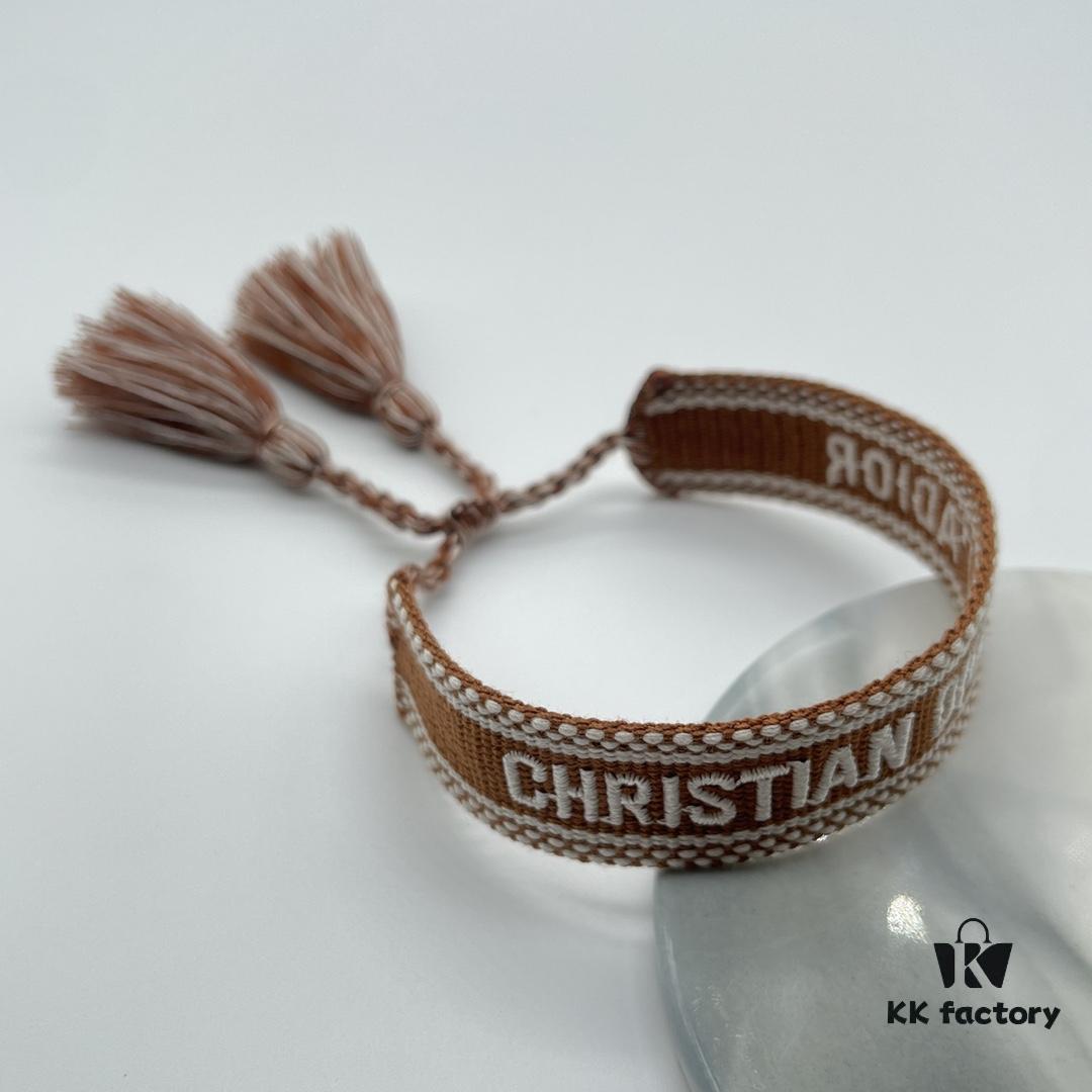 692ffa0799f2d84055c8e4ea Dior Bracelet Top Version 🌟 Clear and Full Logo Print at the Bottom, Rounded and Vivid ‼️ ZP Used for Prototype Already Shows Signs of Wear, Note a Crucial Detail ️: The Font of Letters Is Intentionally Irregular, Not Perfectly Aligned. Authentic Design Features Vintage Aesthetic with Upgraded Materials and Complex Craftsmanship, Worn by Numerous Celebrities – Grab Yours Now! New Colors Regularly Updated...