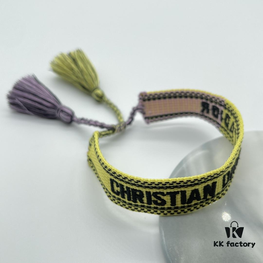 692ffa0999f2d84055c8e4ed Dior Bracelet Top Version 🌟 Clear and Full Logo Print at the Bottom, Rounded and Vivid ‼️ ZP Used for Prototype Already Shows Signs of Wear, Note a Crucial Detail ️: The Font of Letters Is Intentionally Irregular, Not Perfectly Aligned. Authentic Design Features Vintage Aesthetic with Upgraded Materials and Complex Craftsmanship, Worn by Numerous Celebrities – Grab Yours Now! New Colors Regularly Updated...