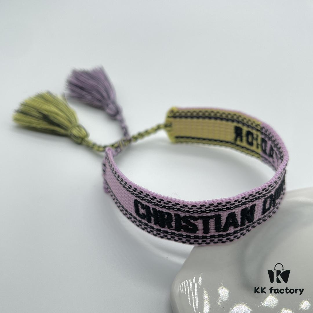 692ffa3c99f2d84055c8e53b Dior Bracelet Top Version 🌟 Bottom Print Logo Clear, Full and Rounded ‼️ ZP Used for Prototype Already Old and Dirty, One Very Noteworthy ️ Detail Is That the Font of the Letters Is Irregular, Not Neat. Authentic Prototype Guaranteed 🌟 Vintage Aesthetic with Fashionable Distressed Design, Upgraded Materials and Complex Craftsmanship, Worn by Numerous Celebrities – Grab Yours Now! New Colors Continuously Updated...