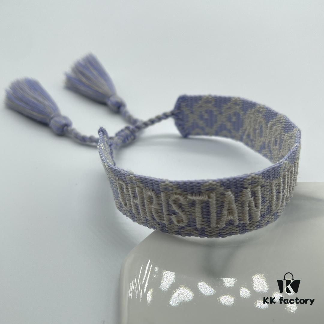 692ffa3c99f2d84055c8e53d Dior Bracelet Top Version 🌟 Bottom Print Logo Clear, Full and Rounded ‼️ ZP Used for Prototype Already Old and Dirty, One Very Noteworthy ️ Detail Is That the Font of the Letters Is Irregular, Not Neat. Authentic Prototype Guaranteed 🌟 Vintage Aesthetic with Fashionable Distressed Design, Upgraded Materials and Complex Craftsmanship, Worn by Numerous Celebrities – Grab Yours Now! New Colors Continuously Updated...