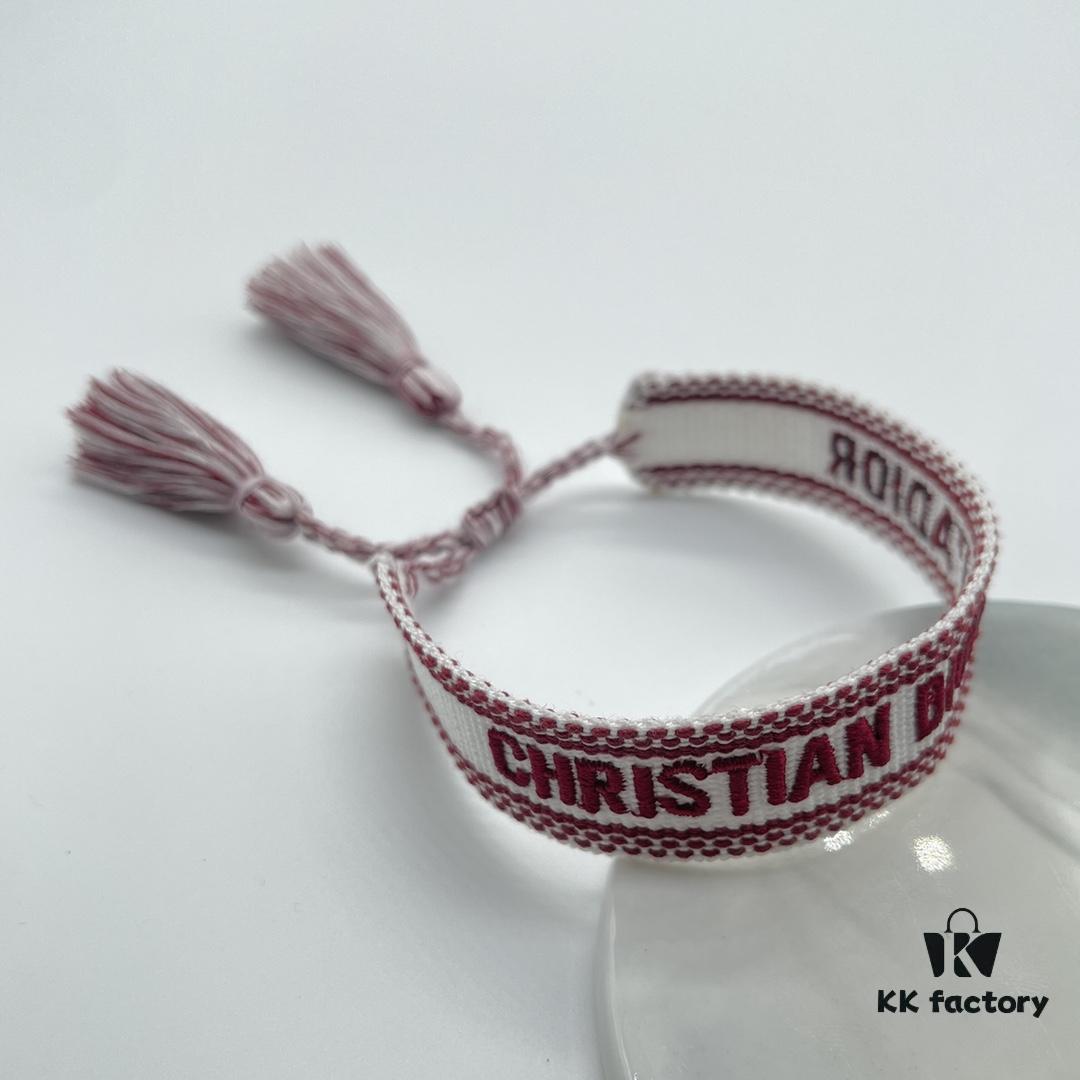 692ffa4499f2d84055c8e547 Dior Bracelet Top Version 🌟 Bottom Print Logo Clear, Full and Rounded ‼️ ZP Used for Prototyping, Already Quite Dirty and Old, One Very Noteworthy ️ Detail: The Font of the Letters is Intentionally Irregular, Not Neat. Authentic Prototype Designated 🌟 Vintage Aged Fashion Look, Upgraded Materials and Complex Craftsmanship, Worn by Numerous Celebrities – Grab Yours Now! New Colors Continuously Updated...