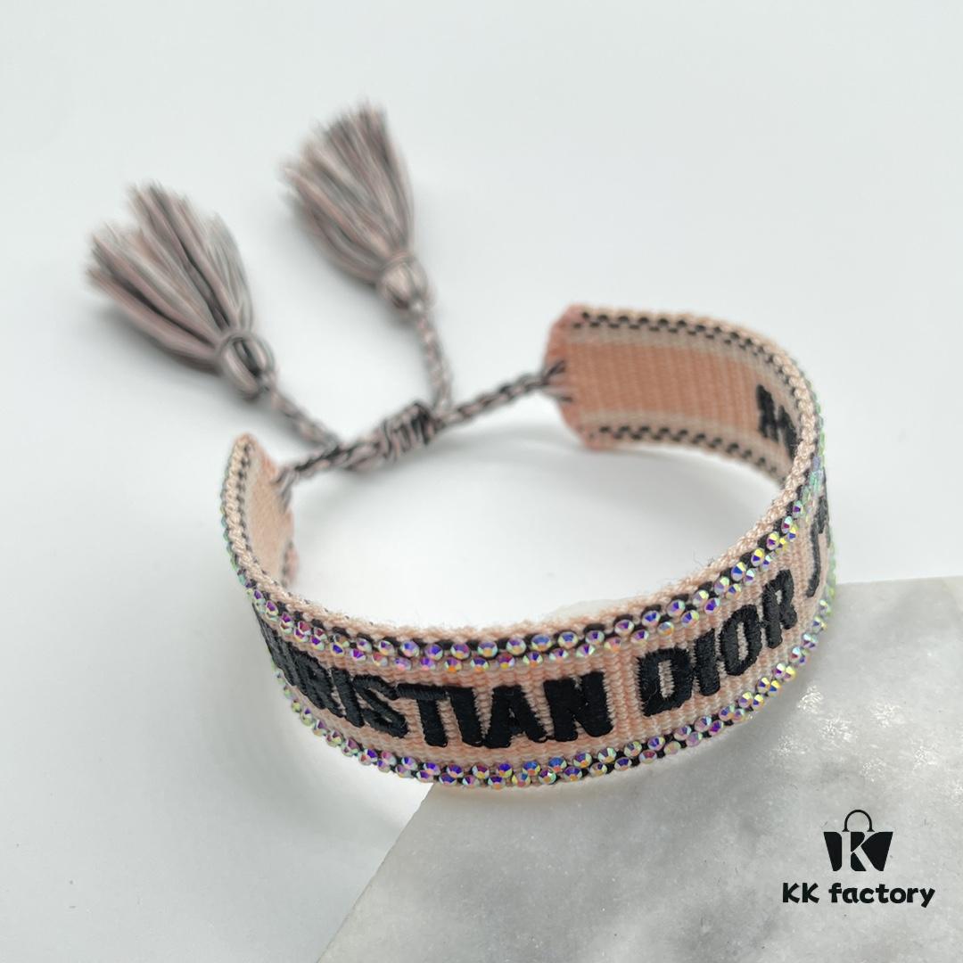 692ffa5e99f2d84055c8e567 Dior Bracelet Top Version 🌟 Bottom Print Logo Clear, Full and Rounded ‼️ ZP Used for Sample Making, Already Quite Dirty and Old, One Very Noteworthy ️ Detail Is That the Letter Font Is Wobbly, Not Neat. Trust the Authentic Sample 🌟 Vintage Aged Fashion Feel, Upgraded Materials and Complex Craftsmanship, Worn by Numerous Celebrities – Grab Yours Now! New Colors Continuously Updated...