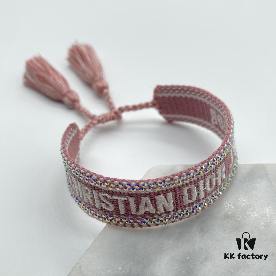 692ffa5e99f2d84055c8e568 Dior Bracelet Top Version 🌟 Bottom Print Logo Clear, Full and Rounded ‼️ ZP Used for Sample Making, Already Quite Dirty and Old, One Very Noteworthy ️ Detail Is That the Letter Font Is Wobbly, Not Neat. Trust the Authentic Sample 🌟 Vintage Aged Fashion Feel, Upgraded Materials and Complex Craftsmanship, Worn by Numerous Celebrities – Grab Yours Now! New Colors Continuously Updated...