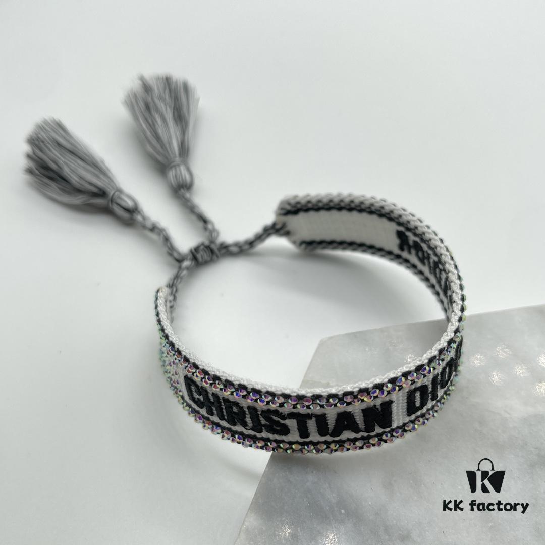 692ffa6299f2d84055c8e56e Dior Bracelet Top Version 🌟 Bottom Print Logo Clear, Full and Rounded ‼️ ZP Used for Prototype Already Old and Dirty, One Very Notable ️ Detail Is the Intentionally Irregular, Wobbly Font Style, Not Neat. Authentic Prototype Approved 🌟 Vintage Aesthetic with Retro Aging Fashion, Upgraded Materials and Complex Craftsmanship, Favored by Numerous Celebrities – Grab Yours Now! New Colors Continuously Updated...