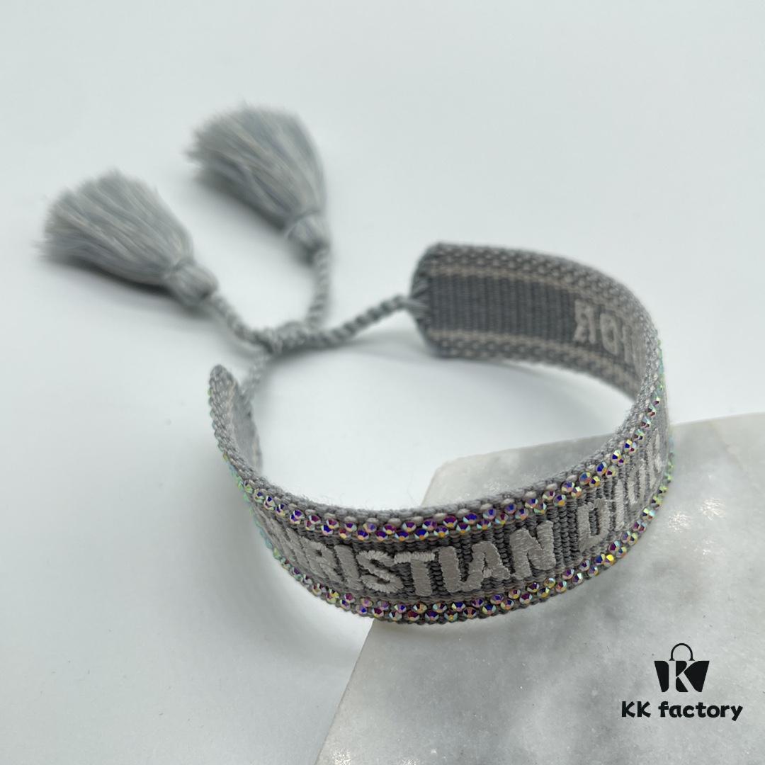 692ffa6399f2d84055c8e56f Dior Bracelet Top Version 🌟 Bottom Print Logo Clear, Full and Rounded ‼️ ZP Used for Prototype Already Old and Dirty, One Very Notable ️ Detail Is the Intentionally Irregular, Wobbly Font Style, Not Neat. Authentic Prototype Approved 🌟 Vintage Aesthetic with Retro Aging Fashion, Upgraded Materials and Complex Craftsmanship, Favored by Numerous Celebrities – Grab Yours Now! New Colors Continuously Updated...
