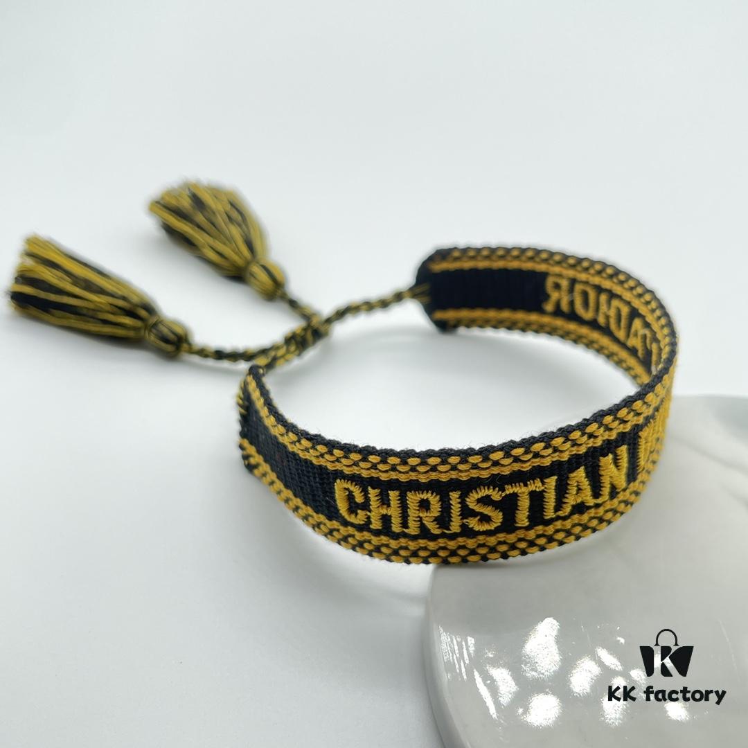 692ffa6899f2d84055c8e578 Dior Bracelet Highest Version 🌟 Bottom Print Logo Clear, Full and Rounded ‼️ ZP Used for Sample Making, Already Worn and Aged 🌟 Authentic Style Details: Slightly Irregular Font Design, Not Perfectly Aligned ️ Embrace the Vintage Aesthetic with Upgraded Materials and Complex Craftsmanship, Famous Celebrity Match, Get Yours Now! New Colors Continuously Updated...