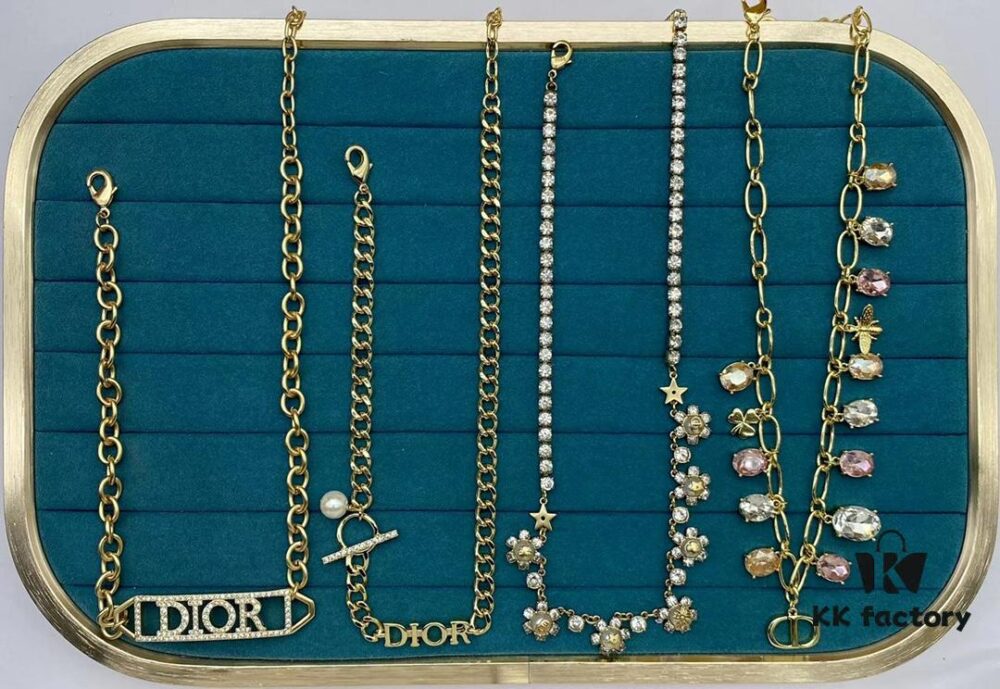 692ffa7399f2d84055c8e587 Dior Necklace Collection Compilation