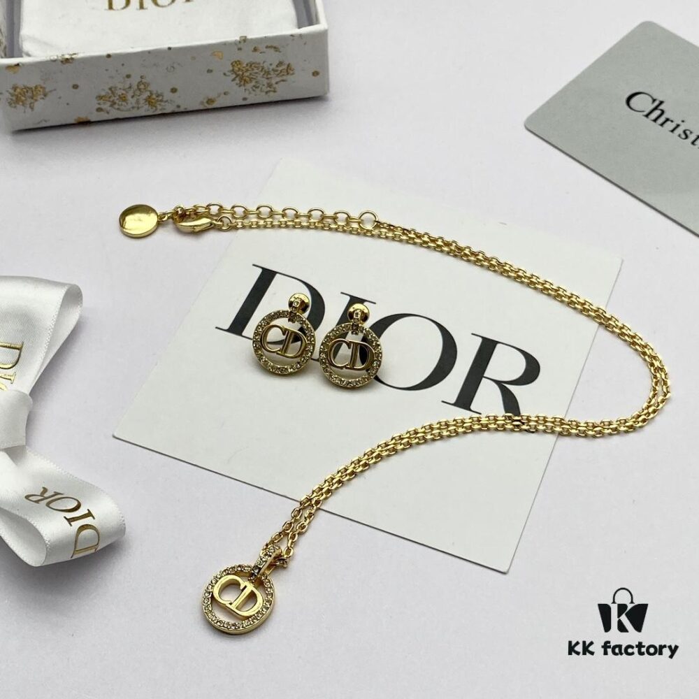 692ffaa699f2d84055c8e5cb Dior Classic Set CD