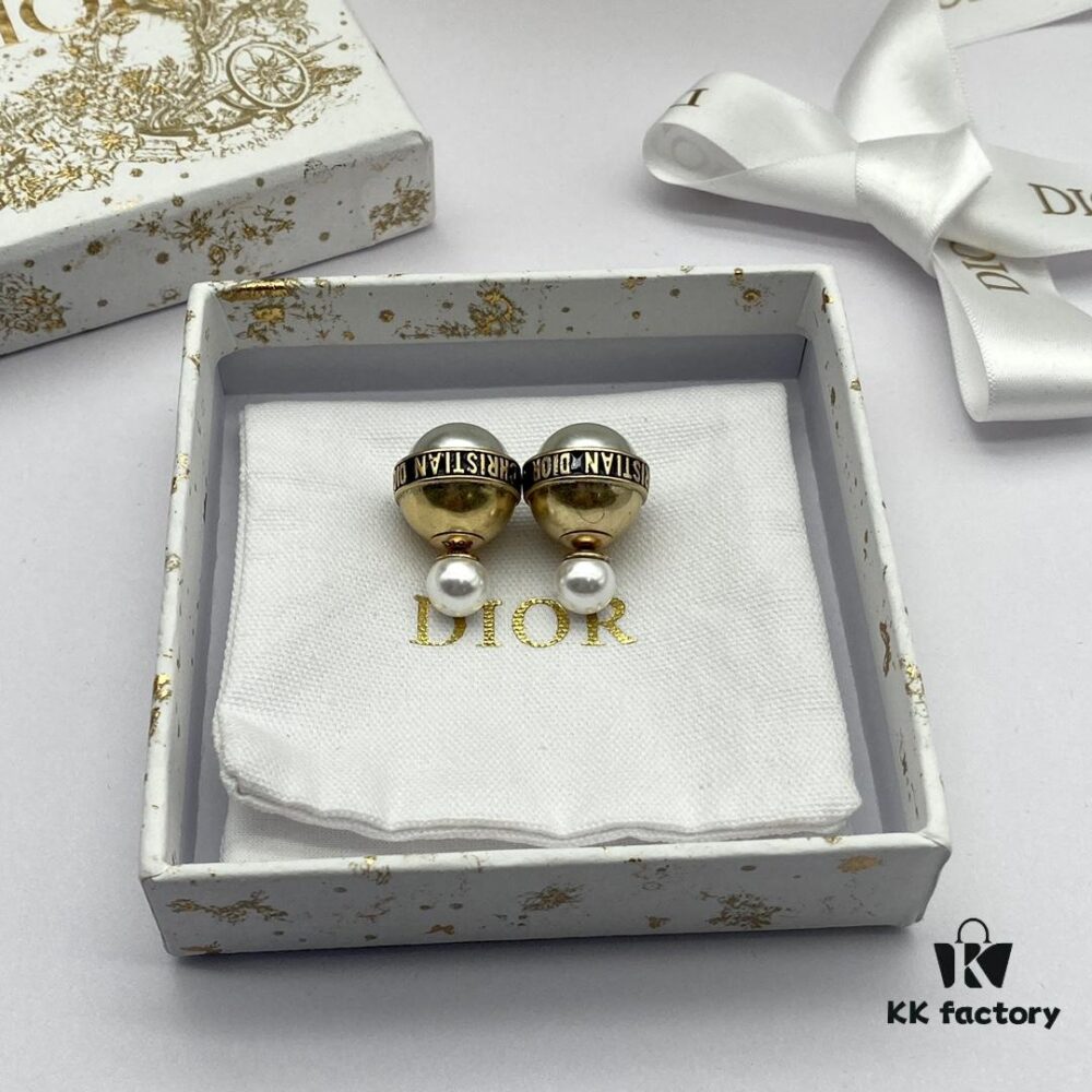 692ffb0899f2d84055c8e632 Dior New Arrival Stud Earrings