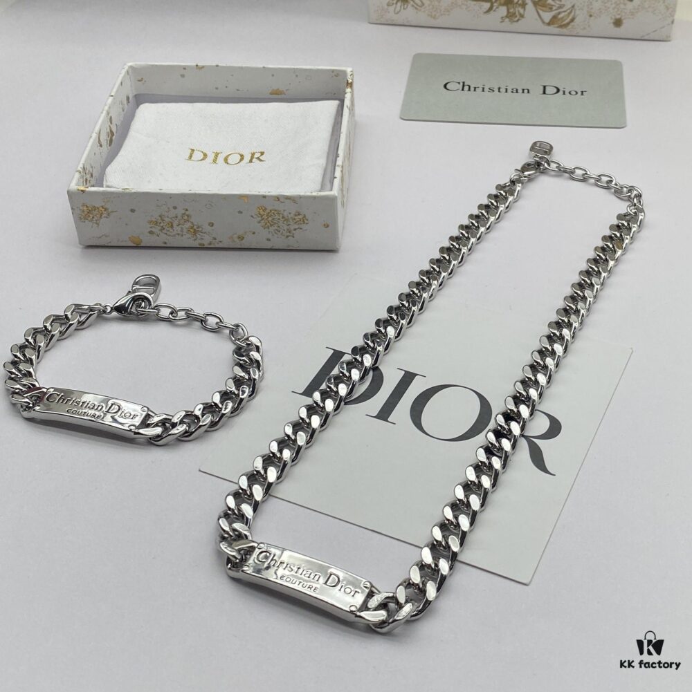692ffb1799f2d84055c8e647 Dior New Arrival Suit Set
