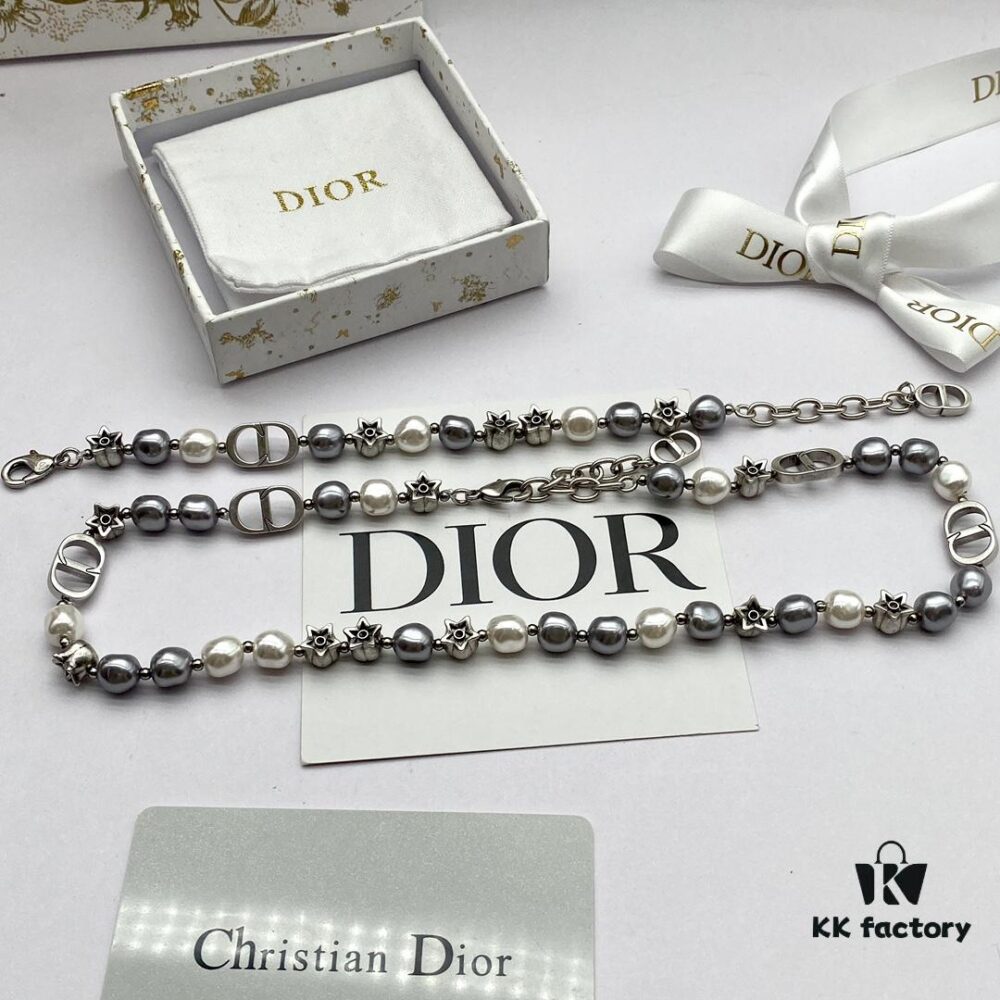 692ffb2199f2d84055c8e652 Dior New Arrival Set