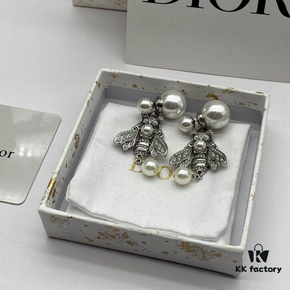 692ffb2999f2d84055c8e658 Dior New Arrival Stud Earrings