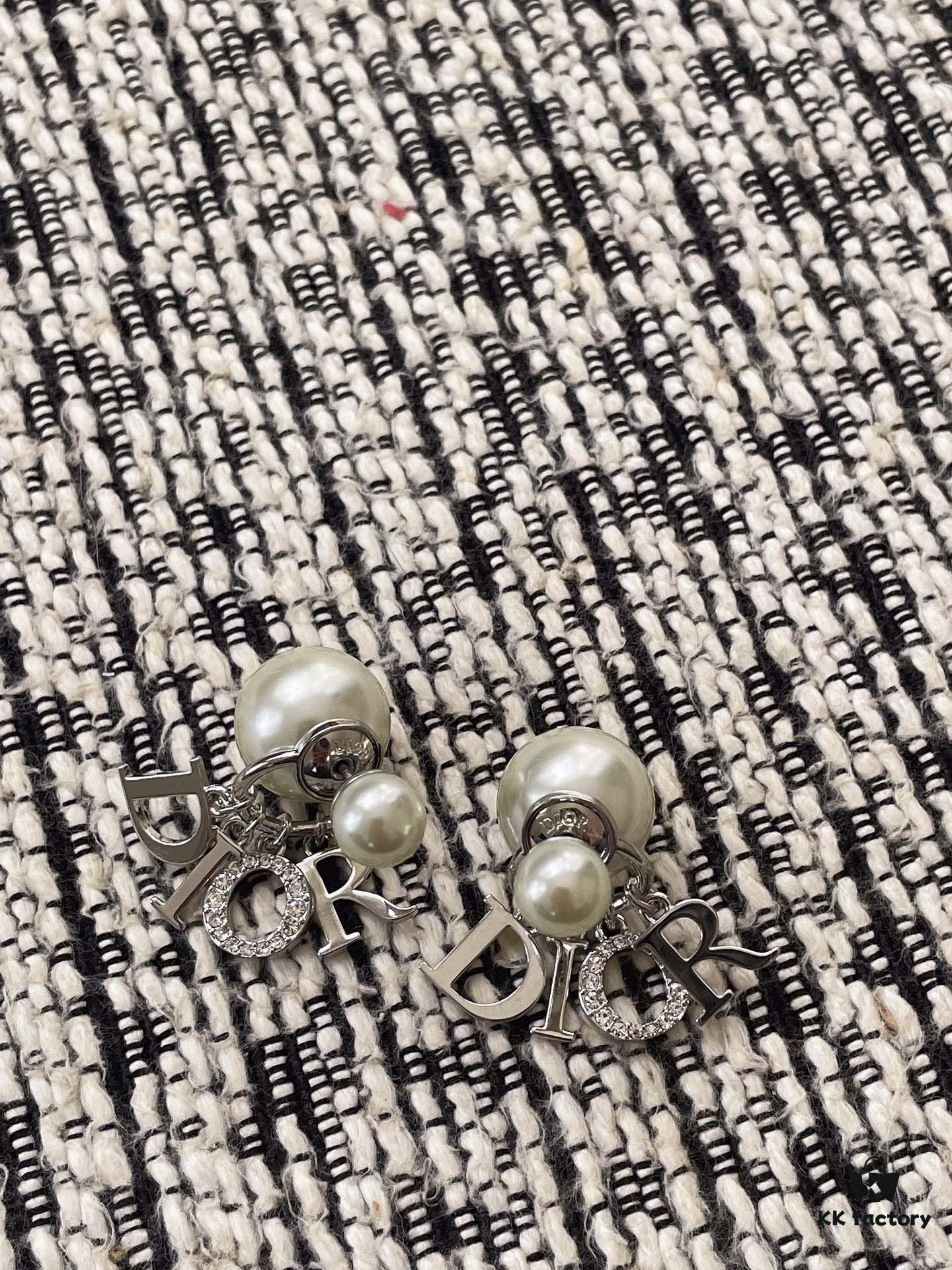 692ffb9d99f2d84055c8e6cc Dior Silver Letter Pearl Earrings
