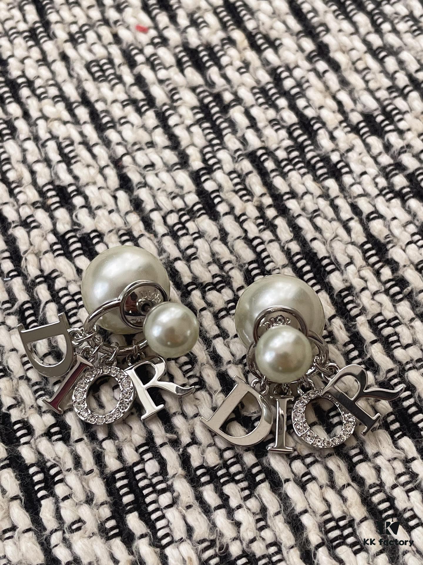 692ffb9d99f2d84055c8e6cd Dior Silver Letter Pearl Earrings