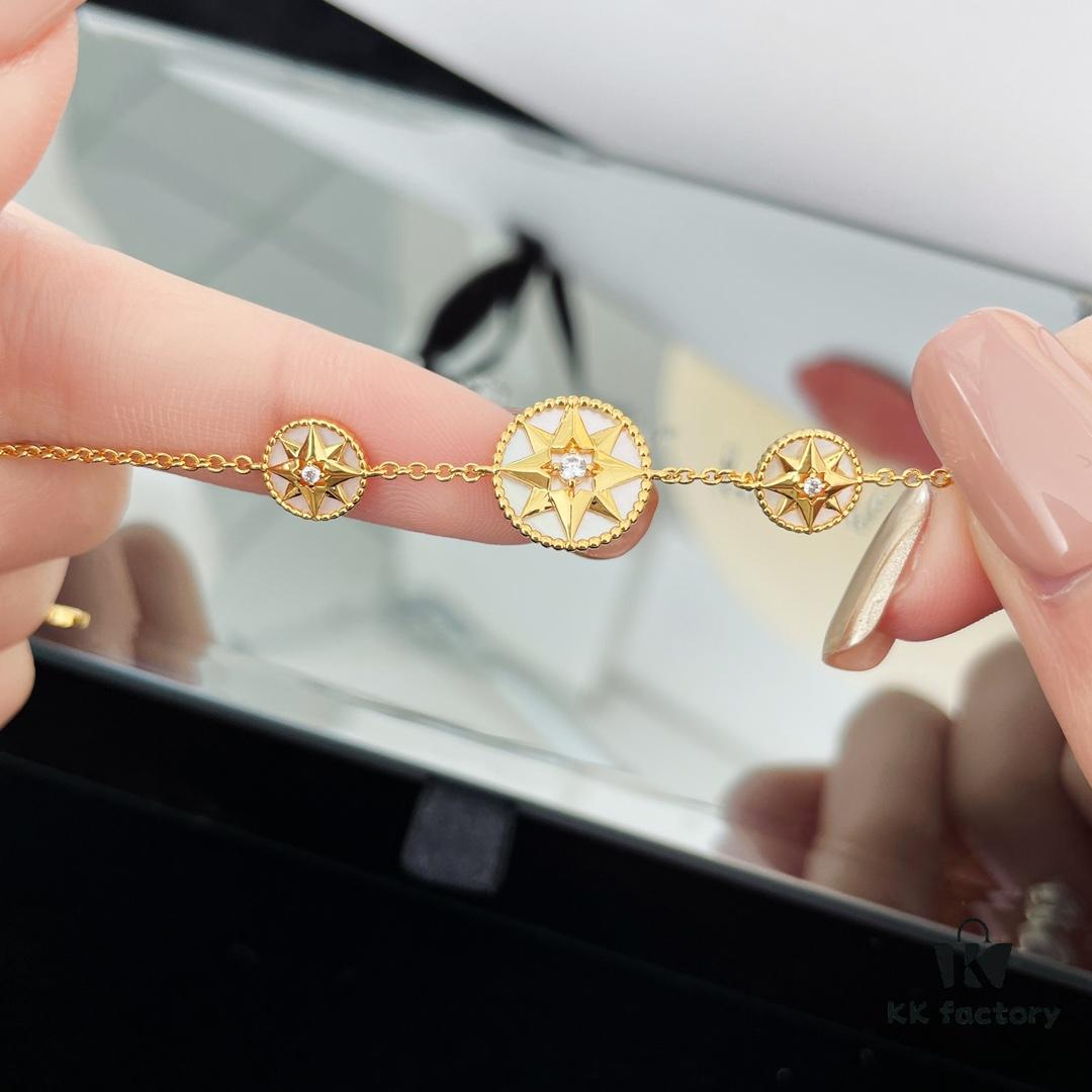 Rose des Vents Golden Eight-Pointed Star Compass Bracelet