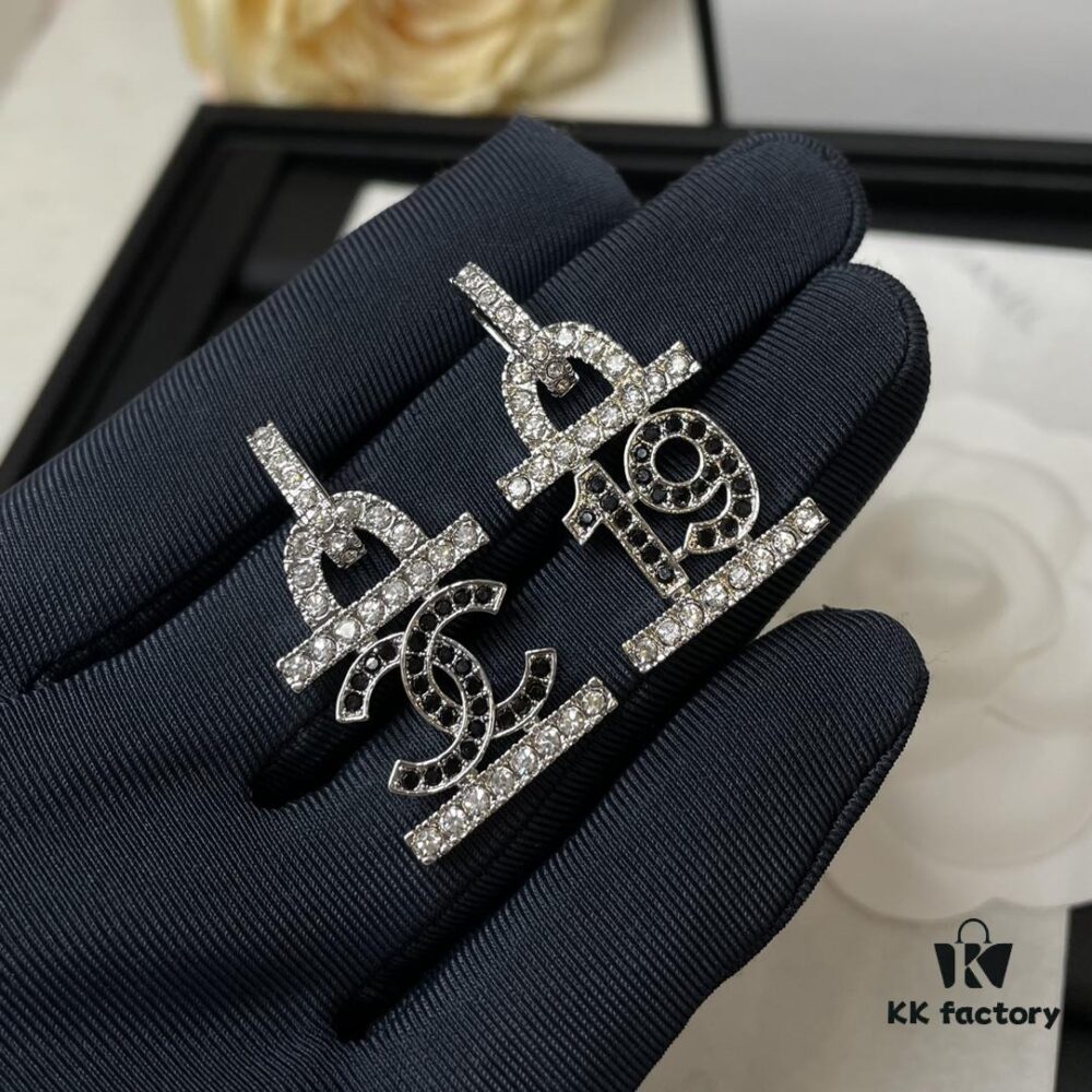 692ffc4899f2d84055c8e787 Xiaoxiang New Arrival 19 High-End Atelier Series Earrings