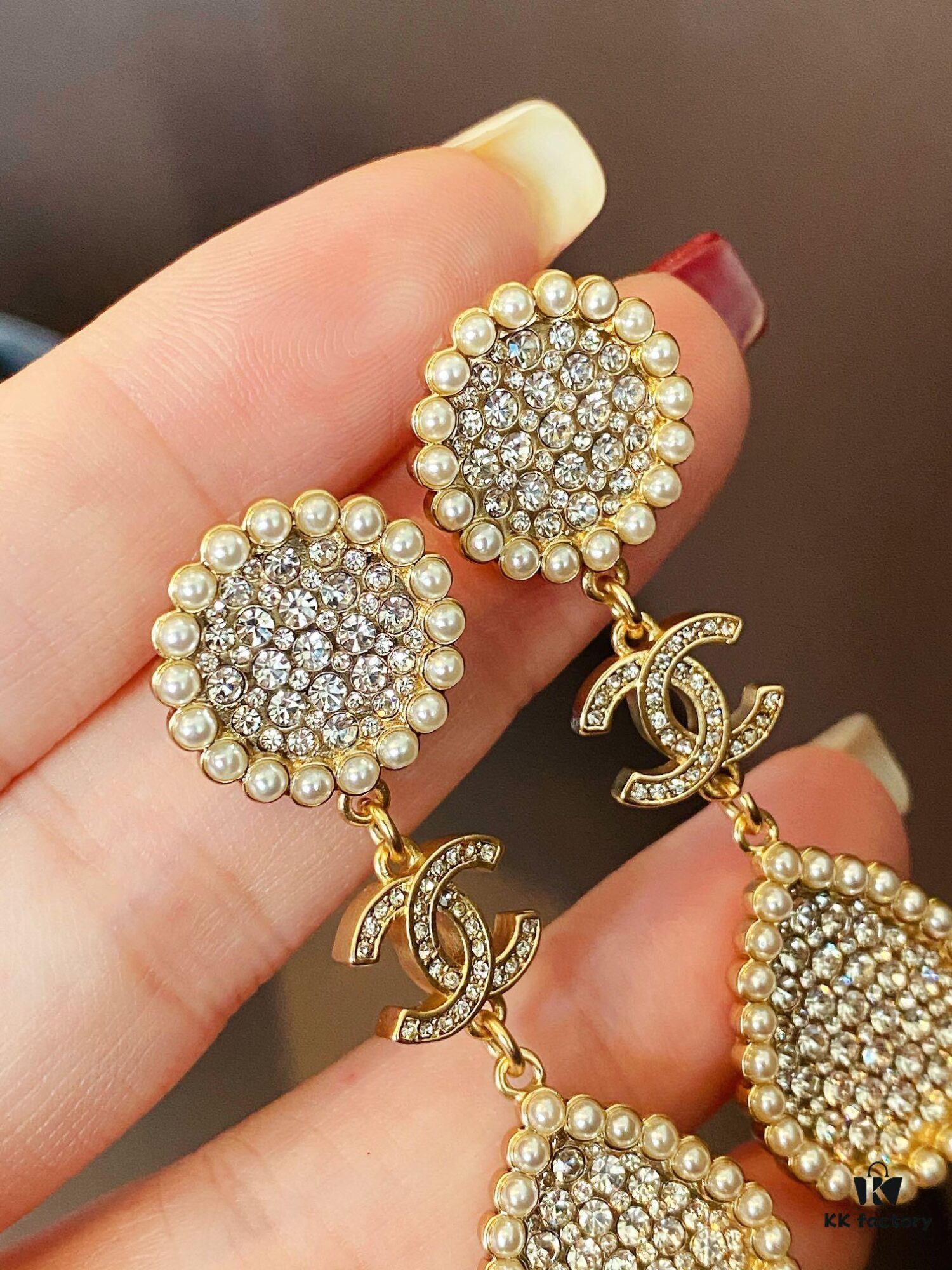692ffc6499f2d84055c8e7a3 Xiaoxiang New Sunflower Earrings, Luxury Full Diamond Pearl Drop Design, Elegant and Stylish for Daily Wear