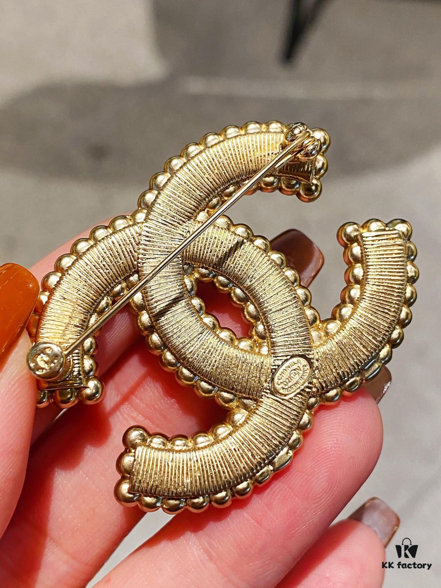 692ffc8199f2d84055c8e7b9 Xiaoxiang New Pearl Brooch, Small Pearl Trim Design with Full Rhinestone Double C Shape