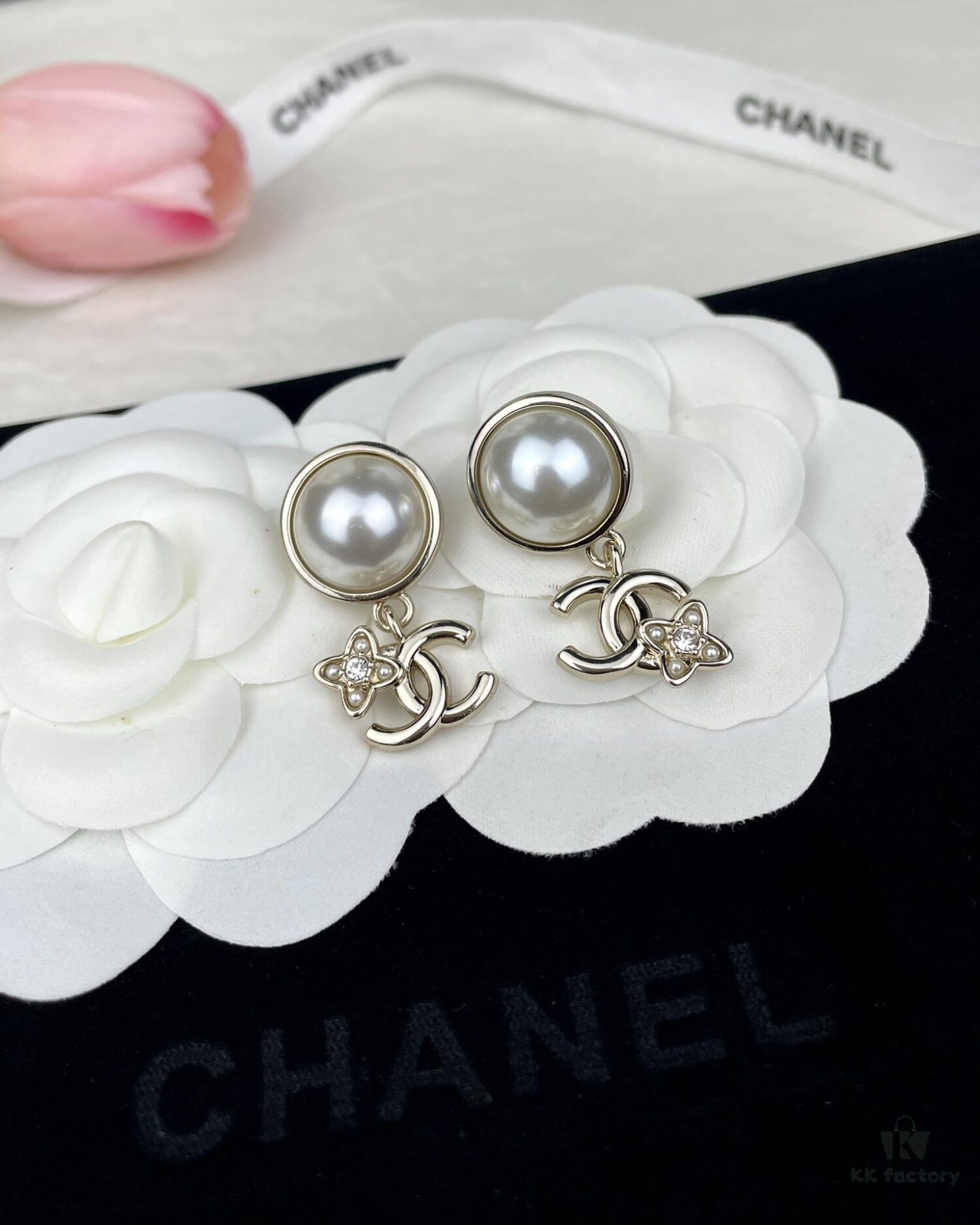 692ffc9699f2d84055c8e7d1 Chanel New Arrival Pearl and Floral Earrings
