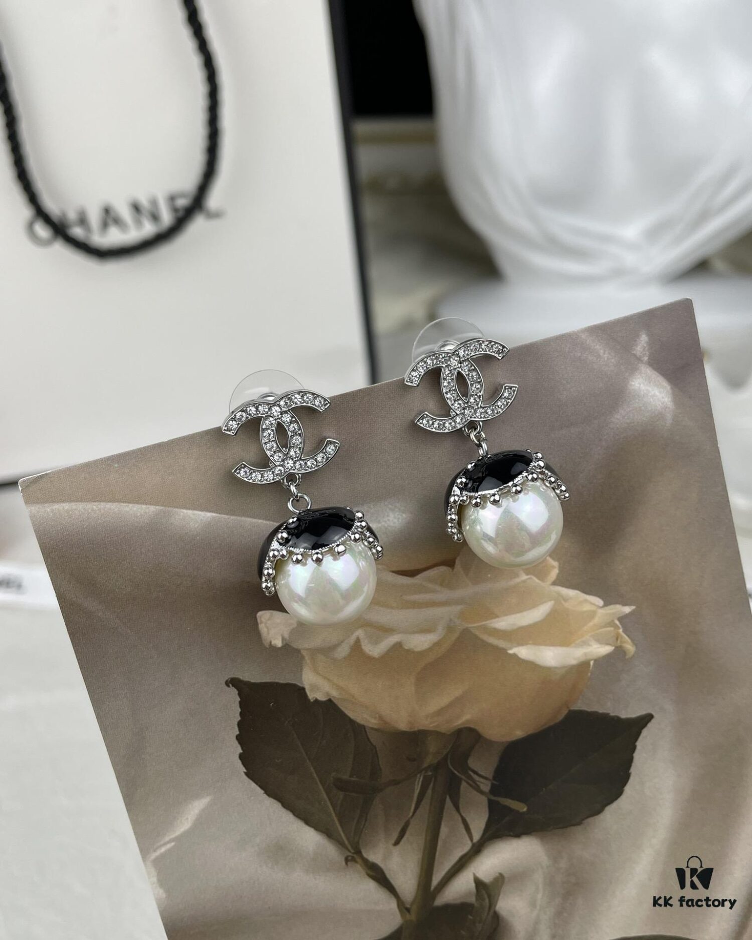 CHANE New Style White Gold Black Bud Pearl Pendant Stud Earrings