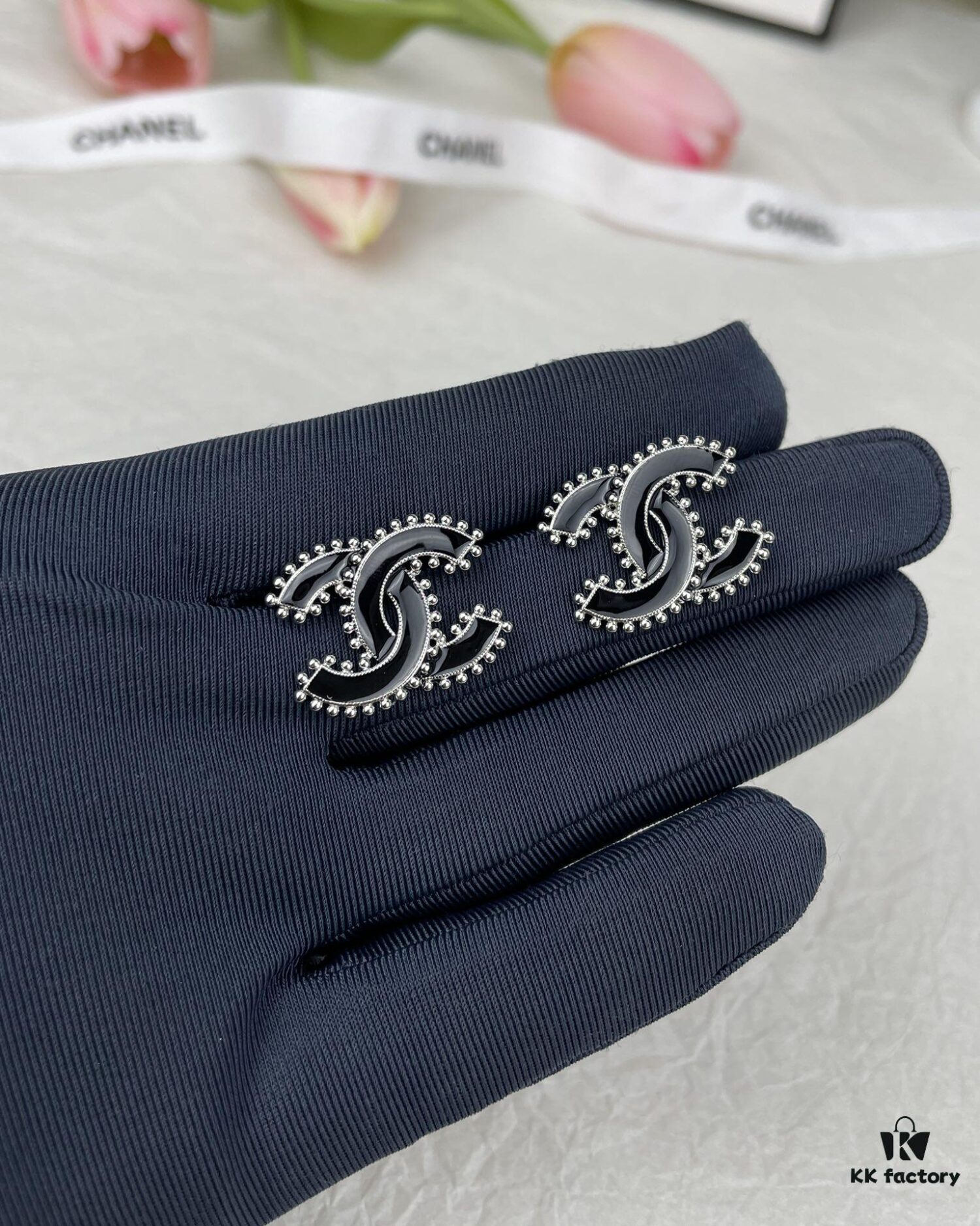 692ffcc299f2d84055c8e80c CHANE New 2023B Black Enamel Double C Drip Earrings