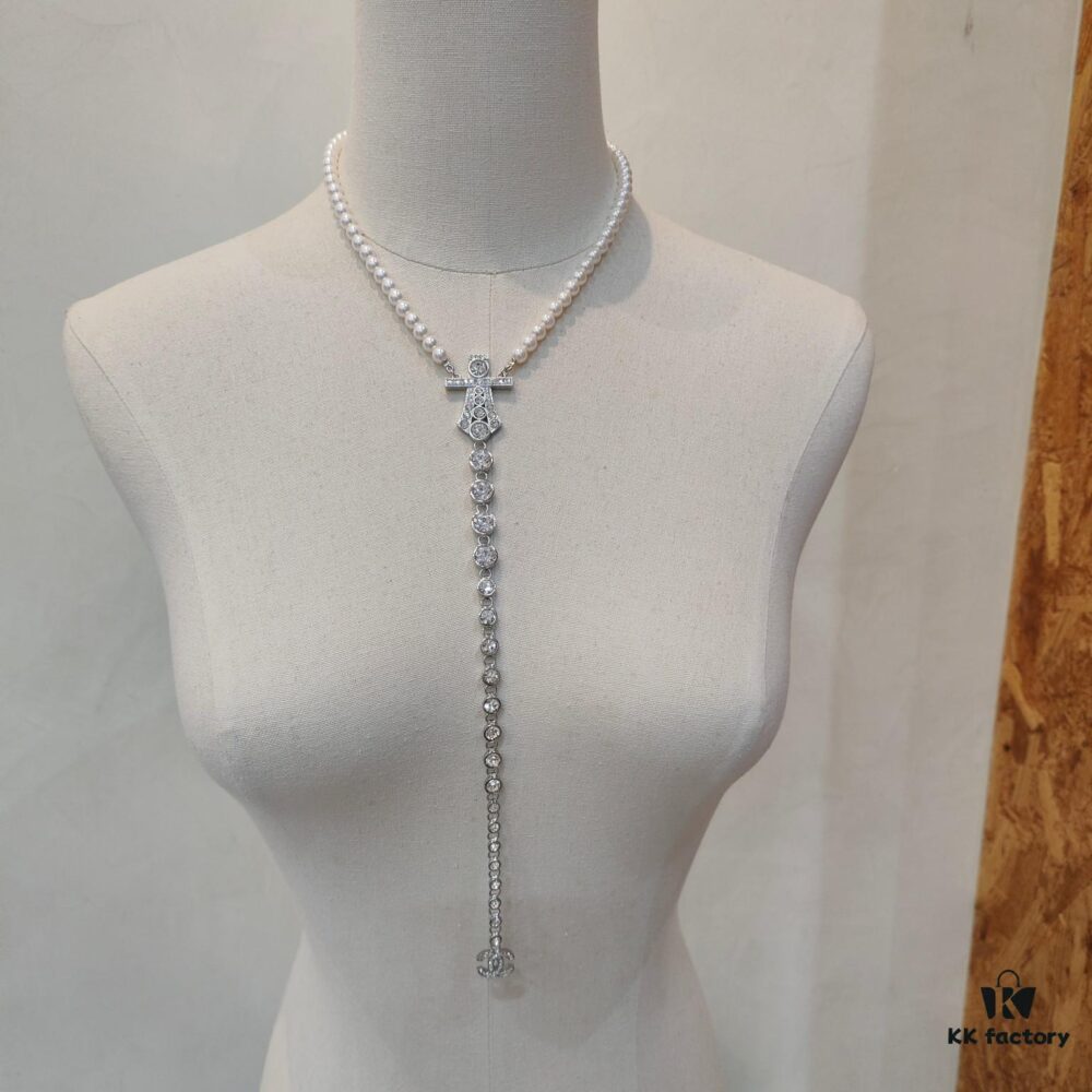 692ffcda99f2d84055c8e82a Xiaoxiang New Style Pearl Tassel Rhinestone Silver Crystal Long Pendant CC Necklace Sweater Chain Long Chain