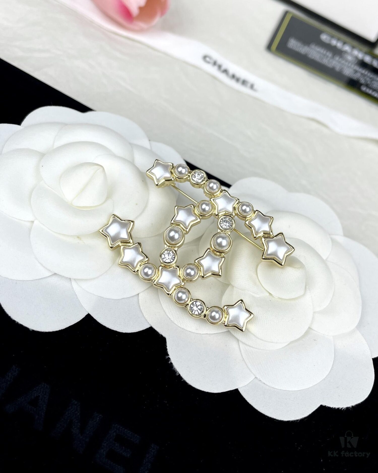 692ffcea99f2d84055c8e841 CHANE New Style Pearl-Inlaid Diamond Five-Pointed Star Brooch