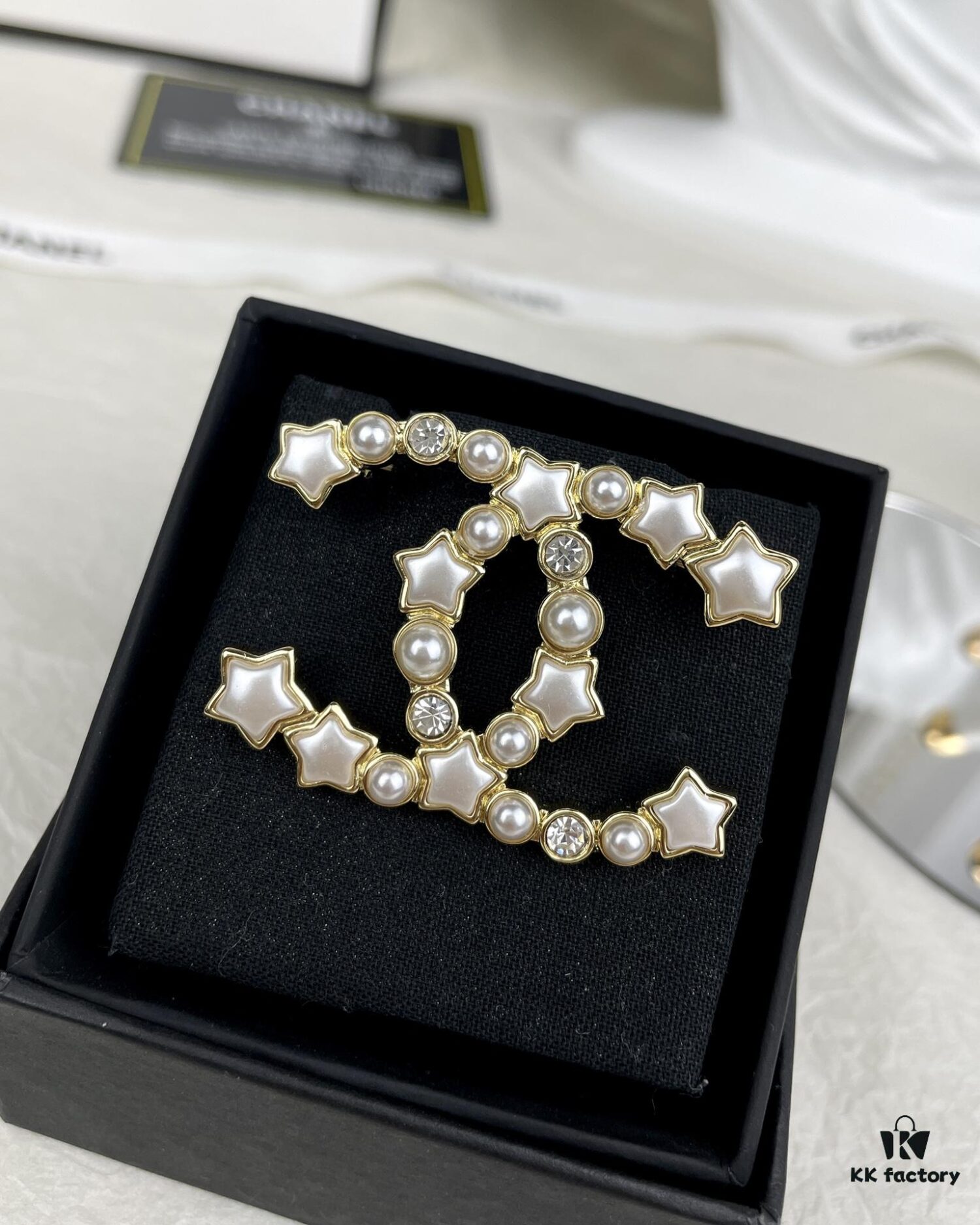 692ffcea99f2d84055c8e842 CHANE New Style Pearl-Inlaid Diamond Five-Pointed Star Brooch